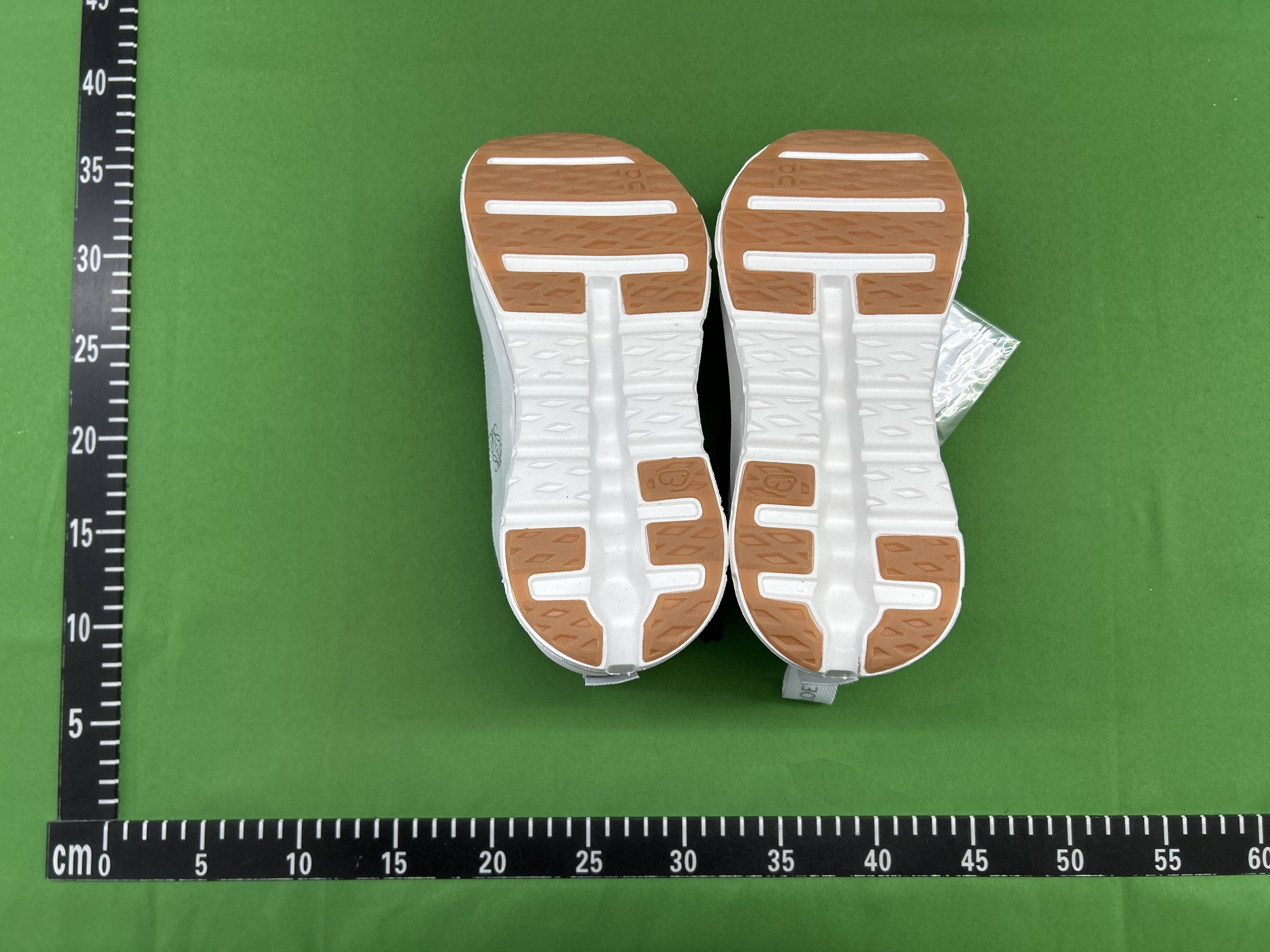 Foto QC 6 de On Cloudtilt 2.0 Loewe Sand White 3ME10692979