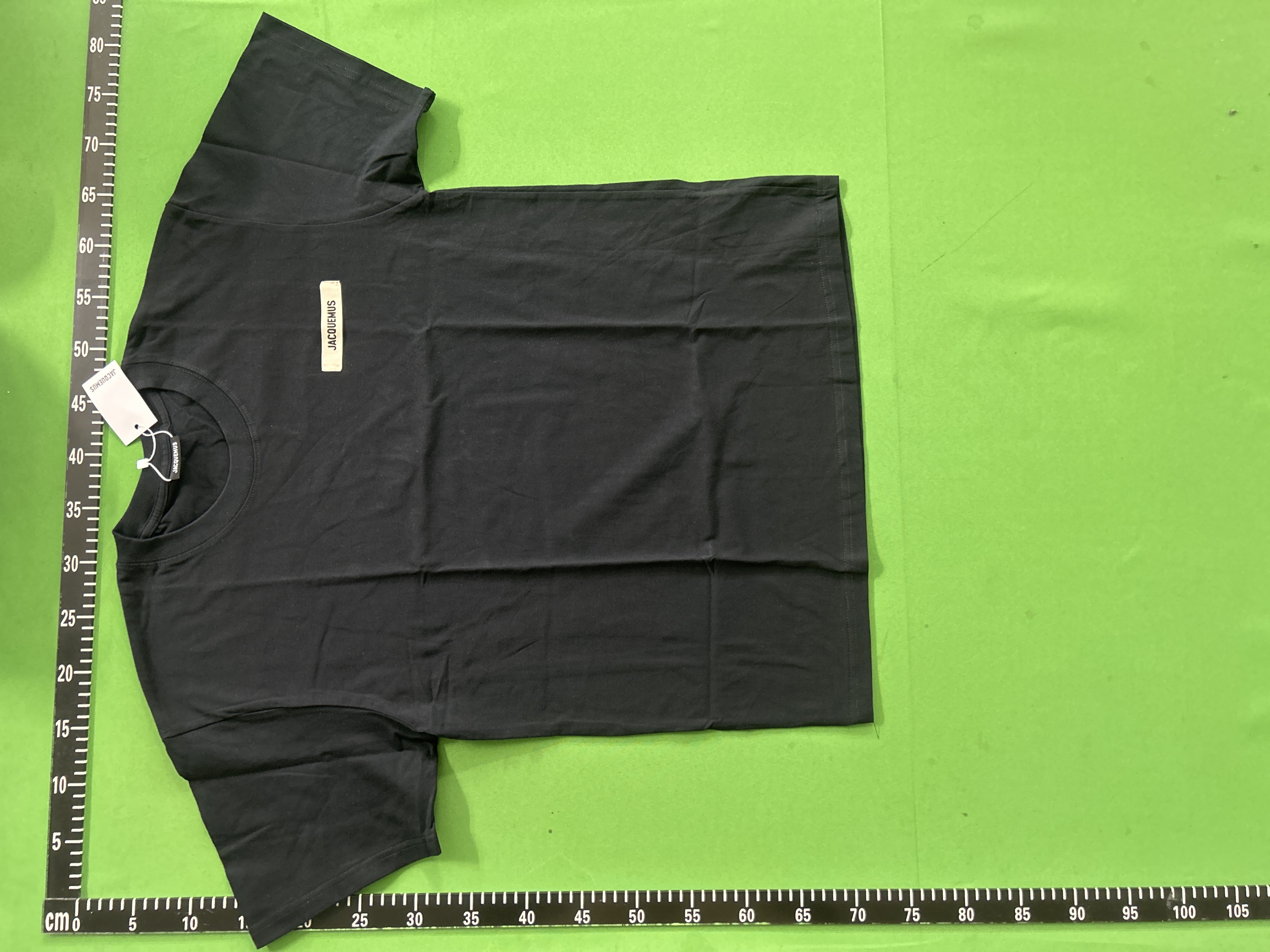 Foto QC 2 de Jacquemus T-shirt Logo Patch Dark Green