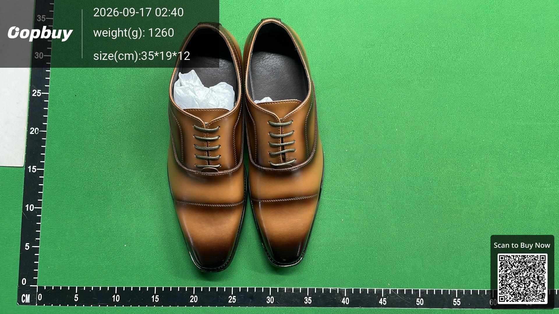 Foto QC 6 de Christian Louboutin Jump7c Patent Leather Loafers Red Sole