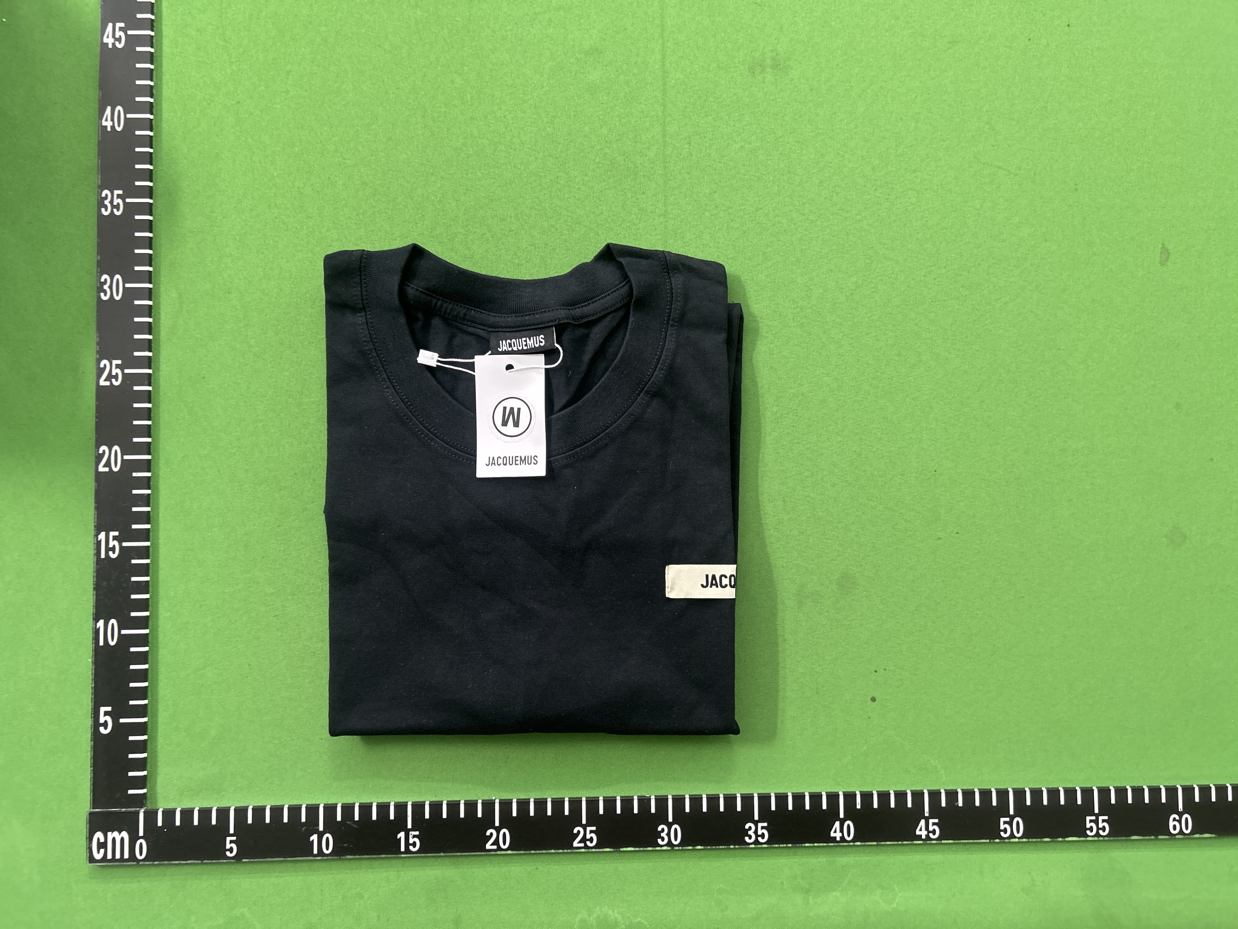 Foto QC 1 de Jacquemus T-shirt Logo Patch Dark Green