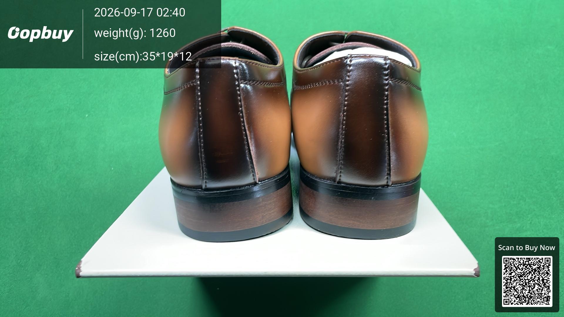 Foto QC 3 de Christian Louboutin Jump7c Patent Leather Loafers Red Sole