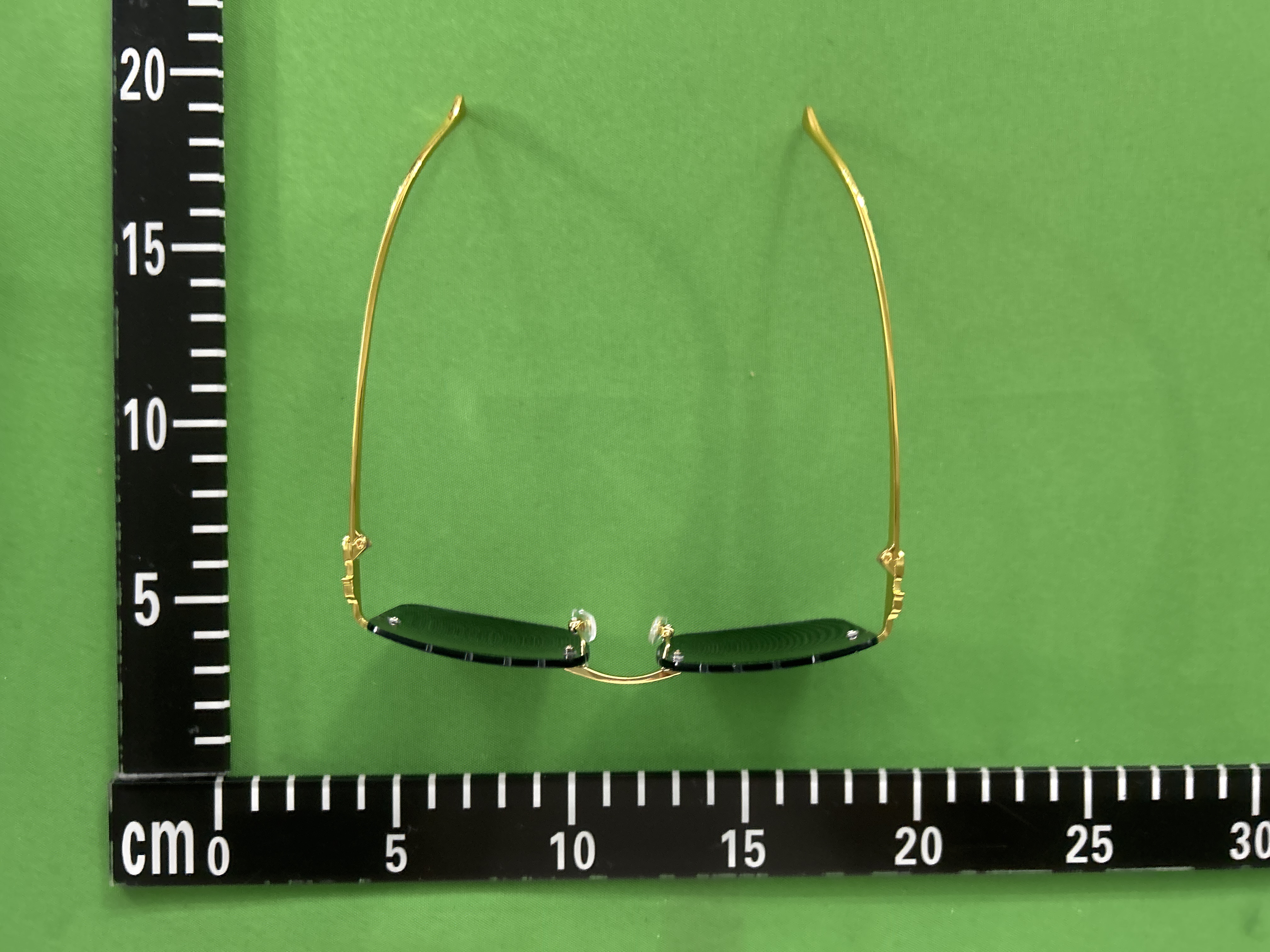 Foto QC 7 de Cartier Panthère Square-Frame Metal Sunglasses Gold Clear (6089)