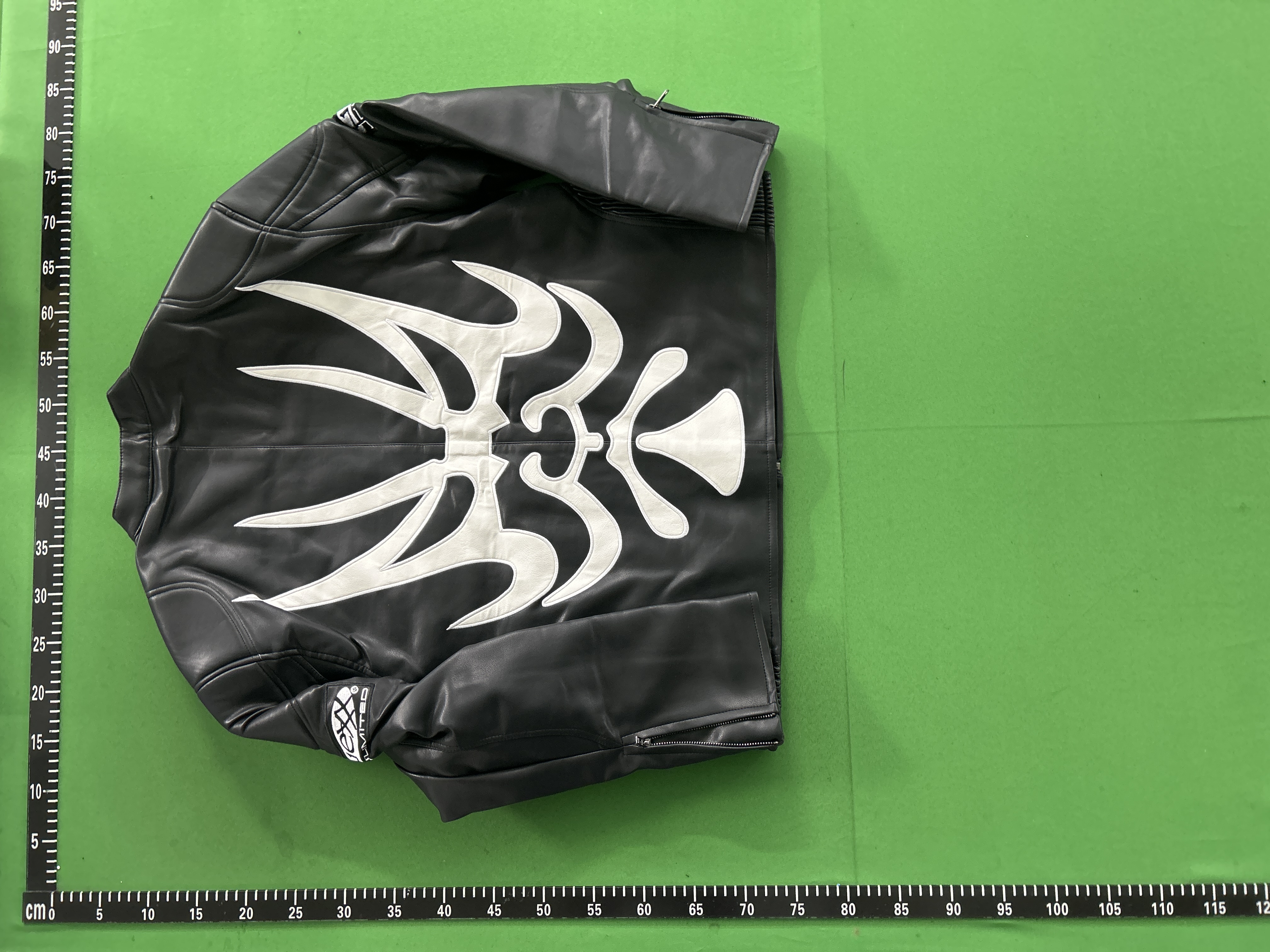 Foto QC 7 de Other Mercedes F1 Hooded Bomber Jacket PU Leather Padded Black