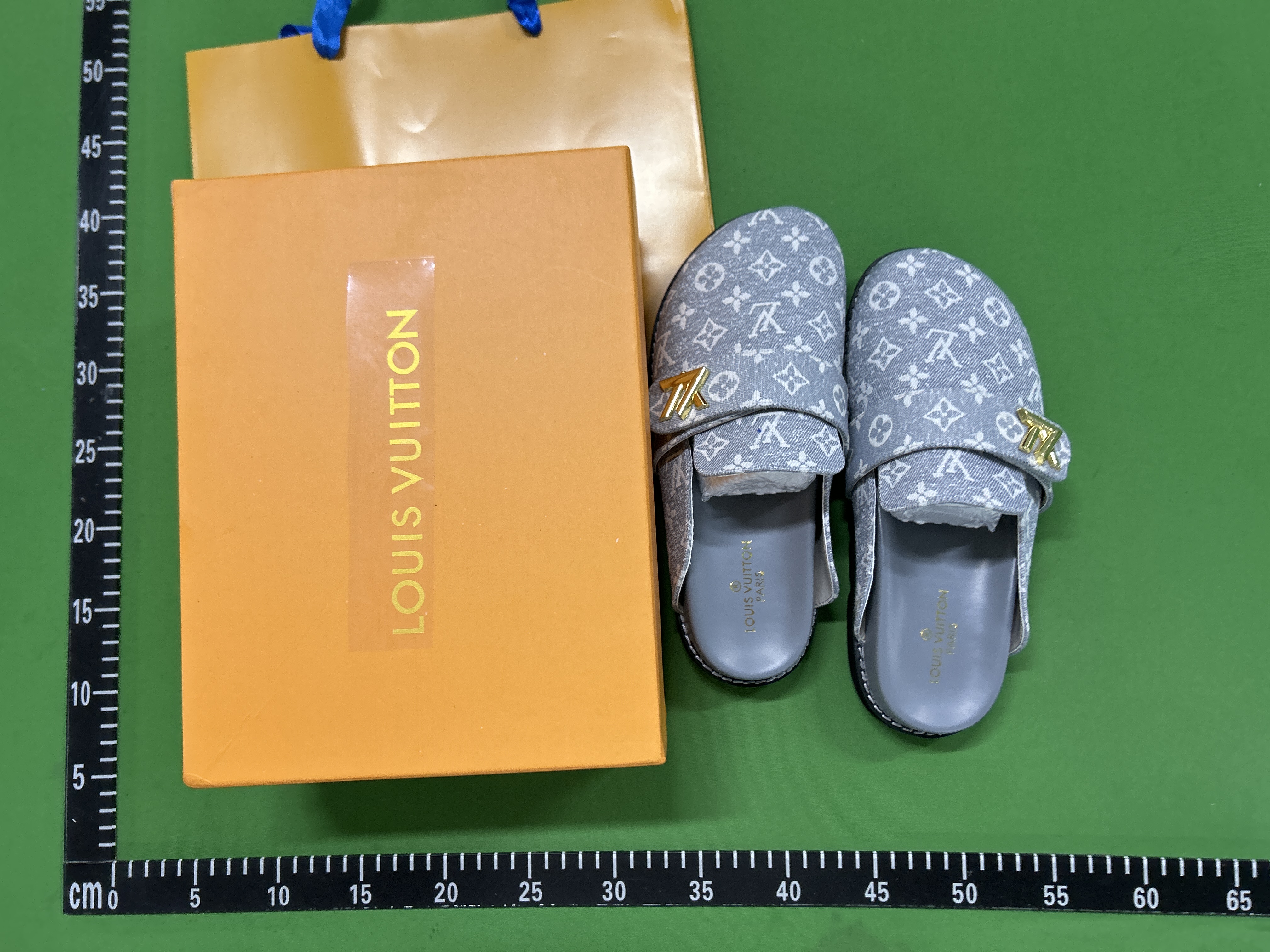 Foto QC 7 de Louis Vuitton Pool Pillow Comfort Sandals Padded Monogram Brown SH13