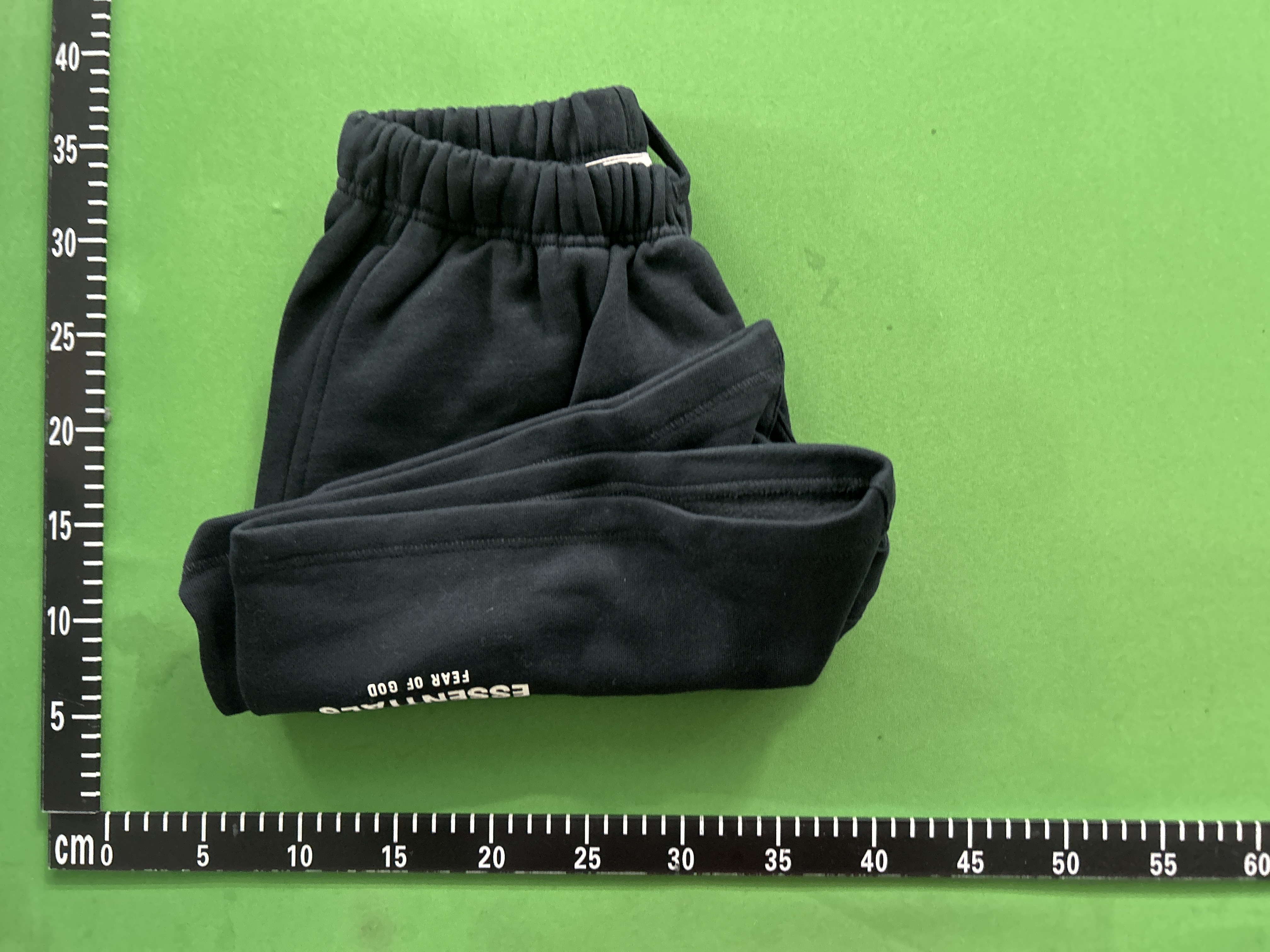 Foto QC 5 de Fear of God Essentials Sweat Shorts Kids Fleece Heather Grey