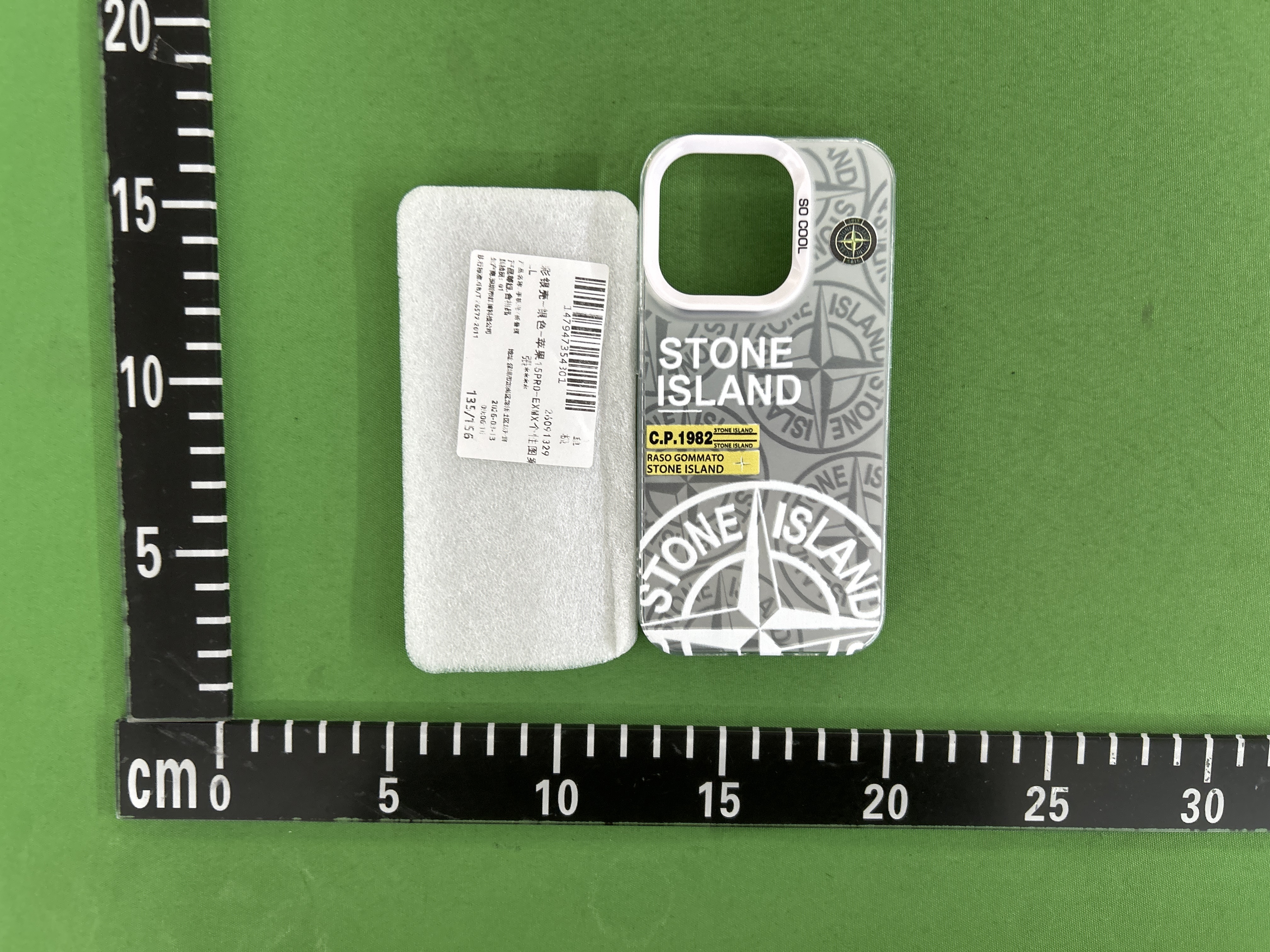 Foto QC 3 de Stone Island Raso Gommato Case for iPhone 15 Pro Blue