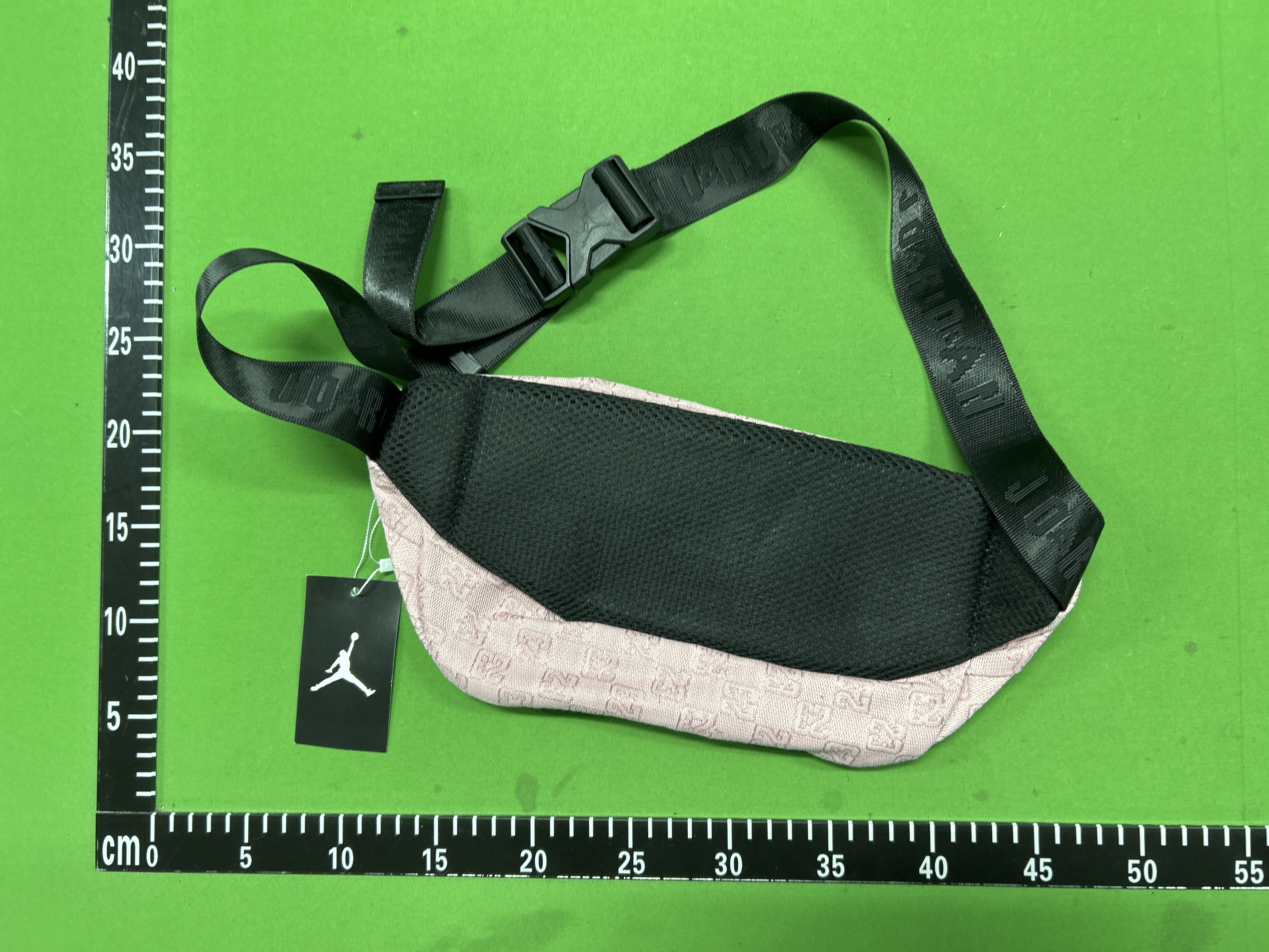 Foto QC 5 de Jordan x Paris Saint-Germain Monogram Belt Bag Black Gold