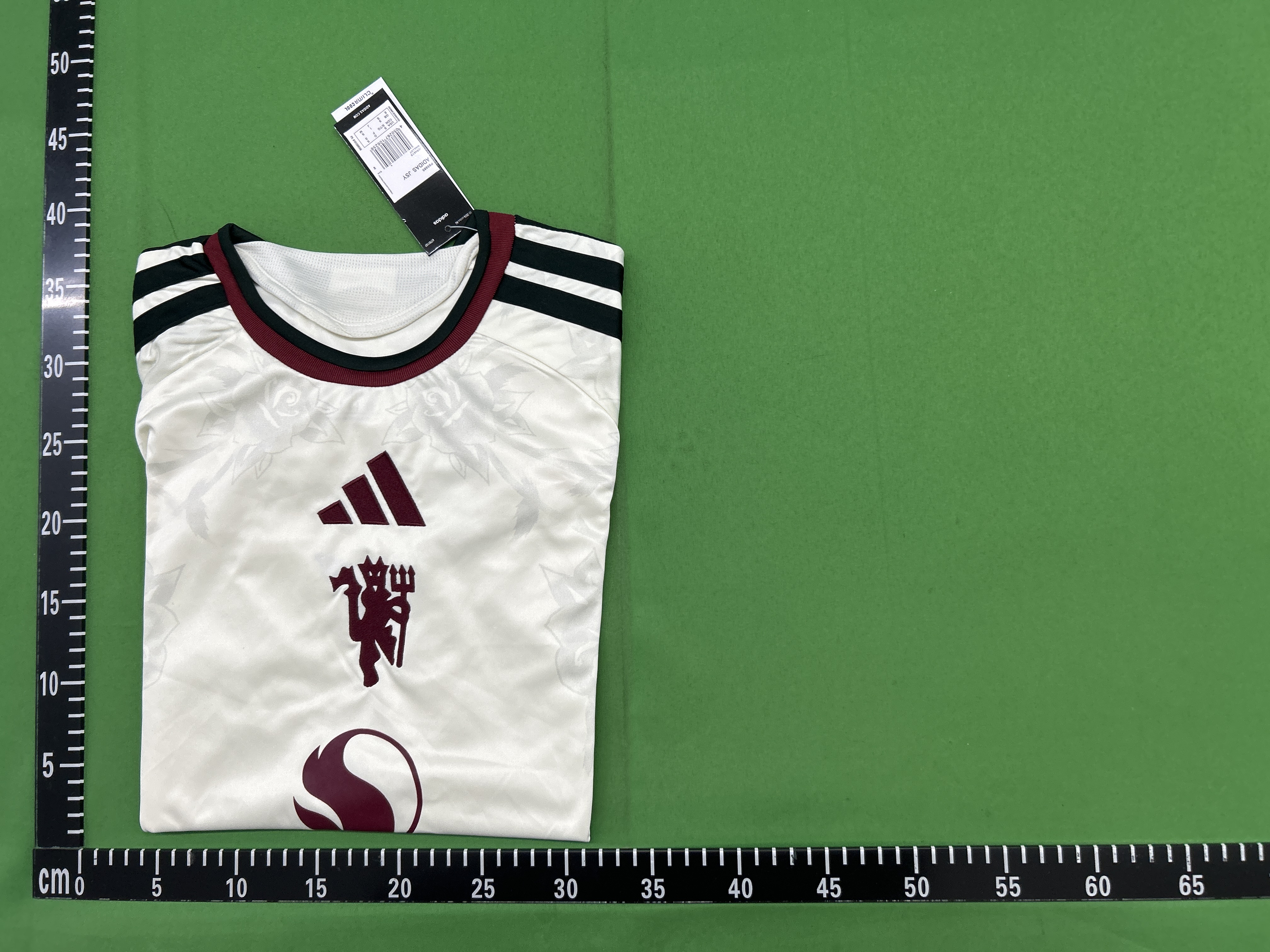 Foto QC 1 de adidas x Liverpool FC 2025/26 Mashup Jersey Red Cream Green