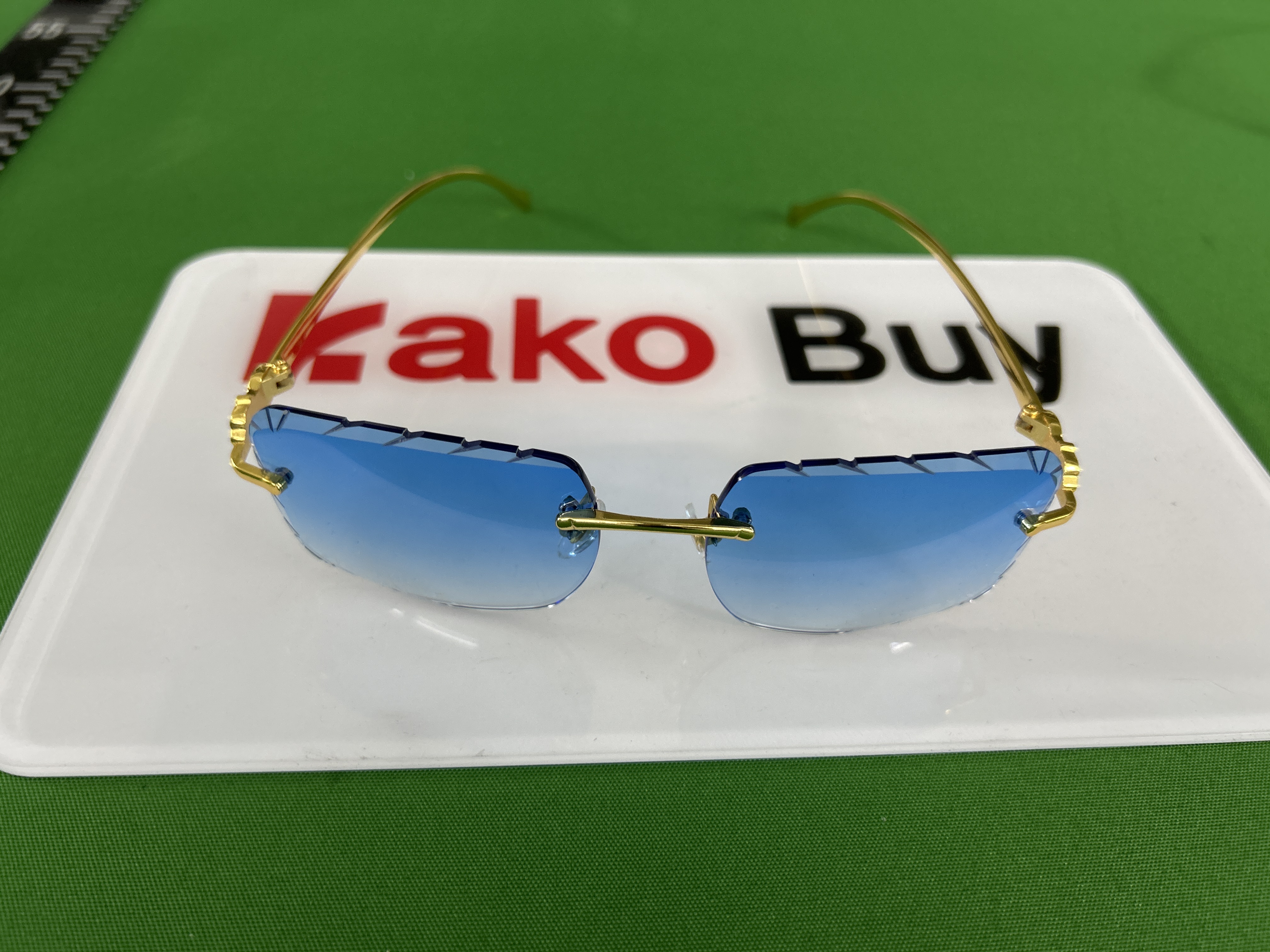 Foto QC 5 de Cartier Panthère Square-Frame Metal Sunglasses Gold Clear (6089)