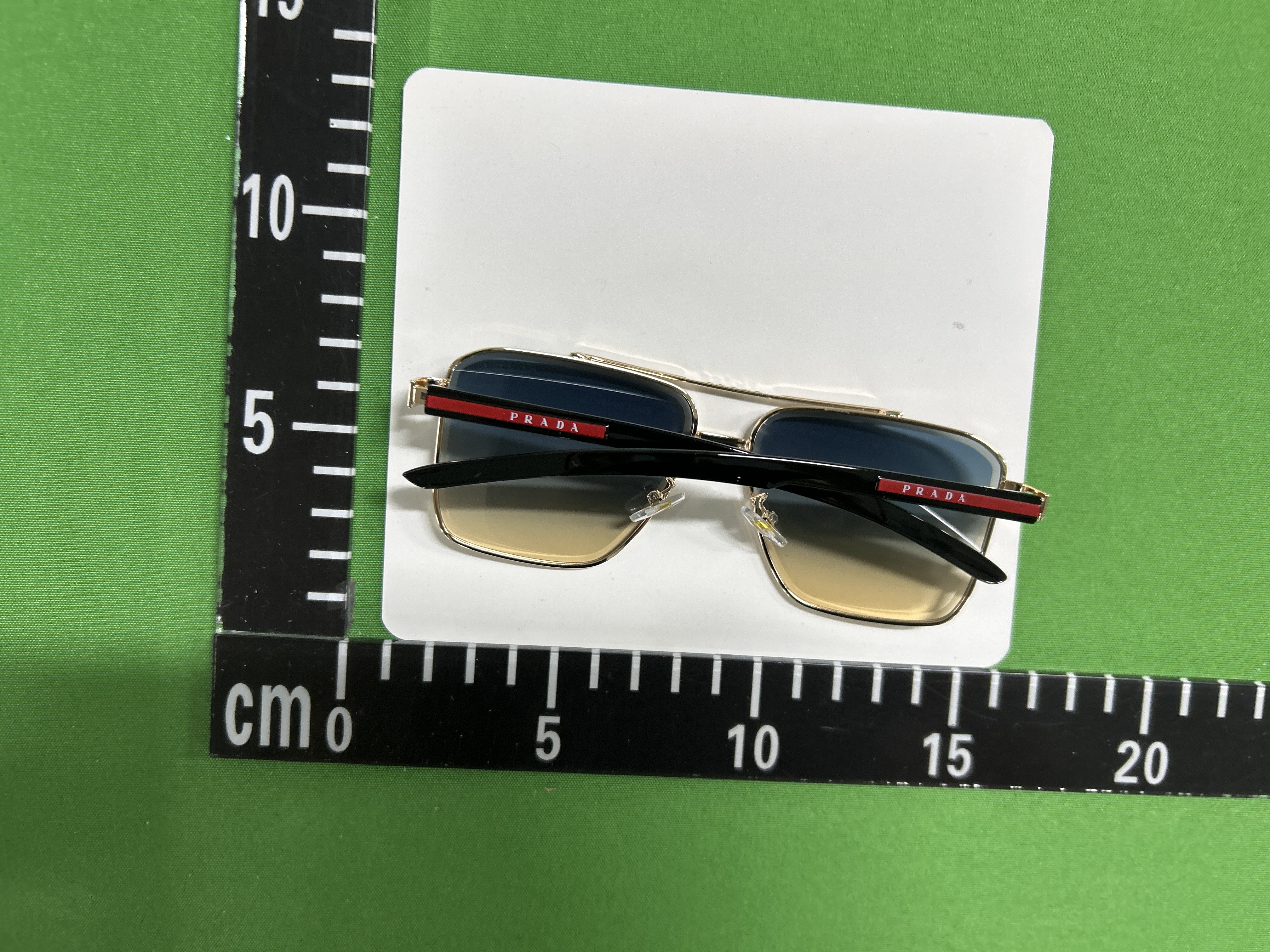 Foto QC 8 de Prada Square-Frame Metal Sunglasses Gold Blue Yellow Gradient (23258)
