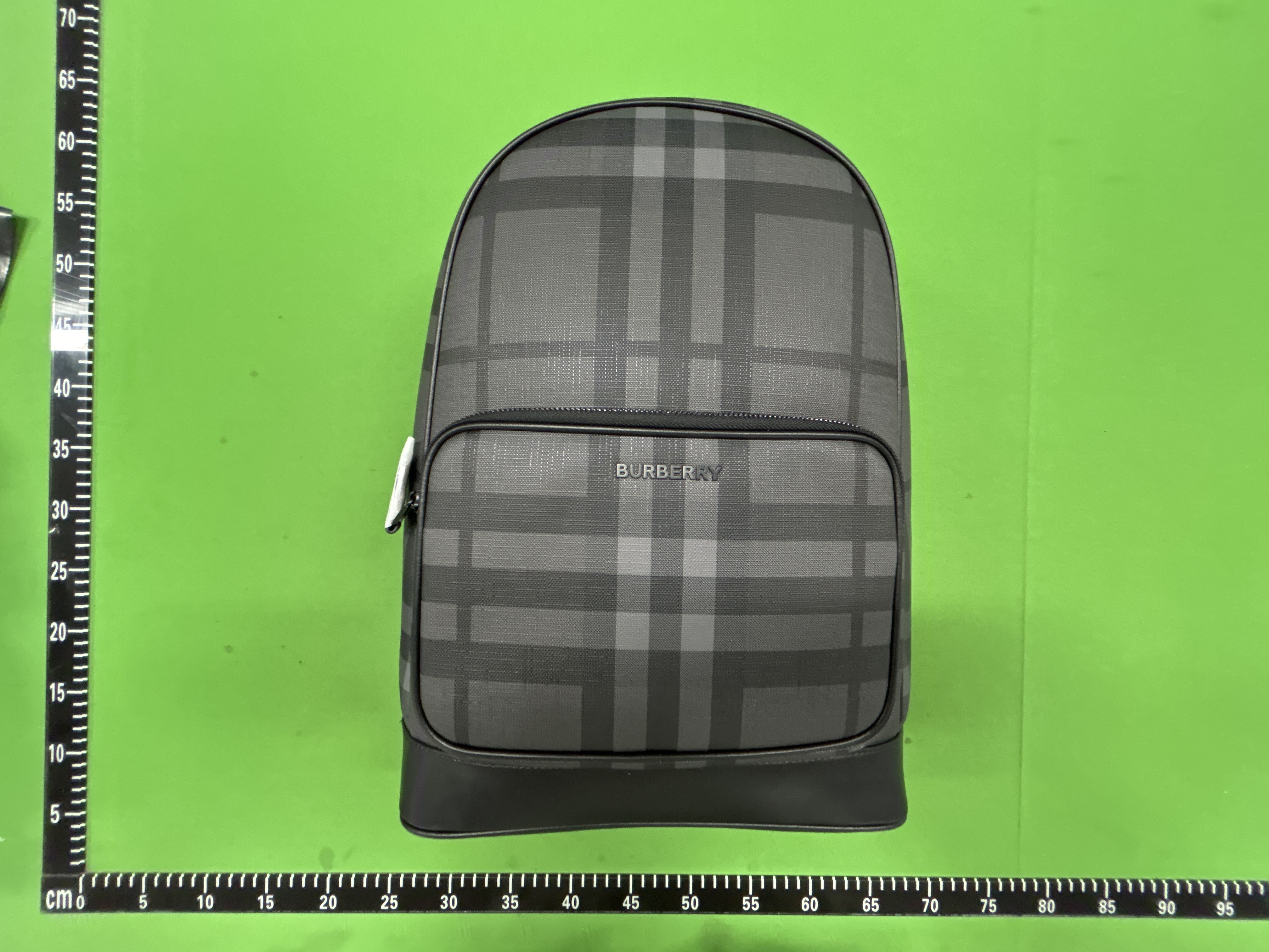 Foto QC 1 de Burberry Duffle Bag Charcoal London Check