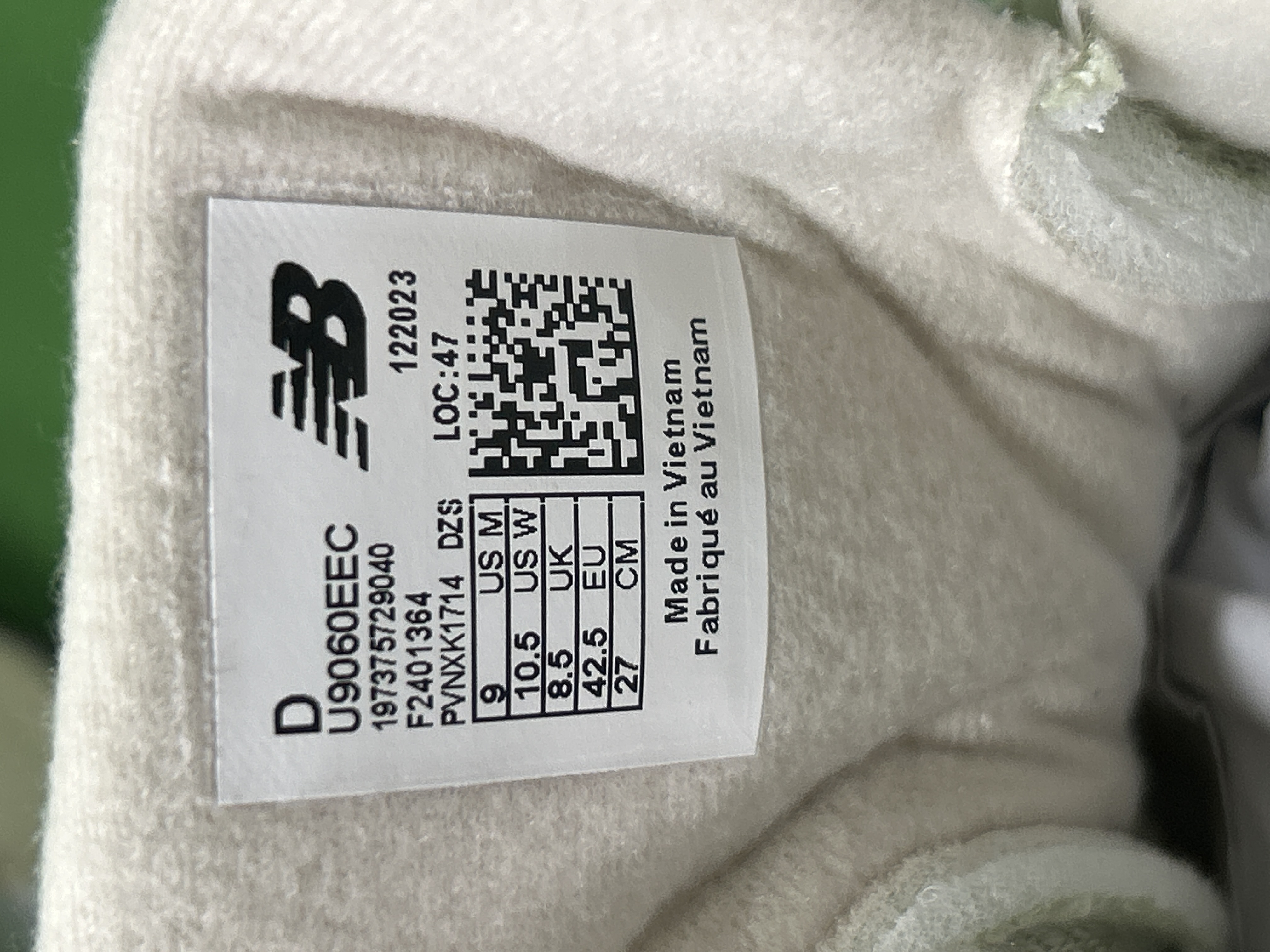 Foto QC 5 de New Balance 9060 Bricks & Wood Nothing Changed but the Address U9060BW1