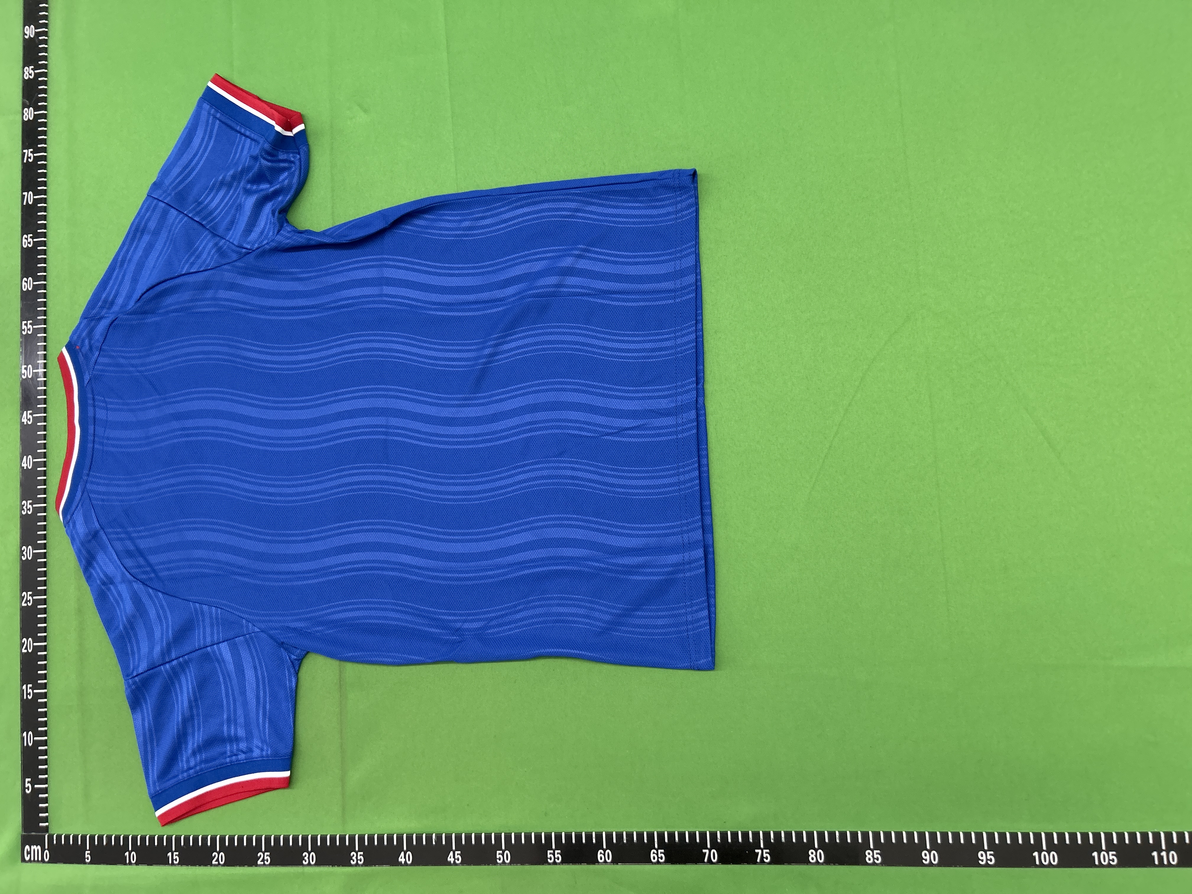 Foto QC 8 de adidas x Liverpool FC 2025/26 Mashup Jersey Red Cream Green