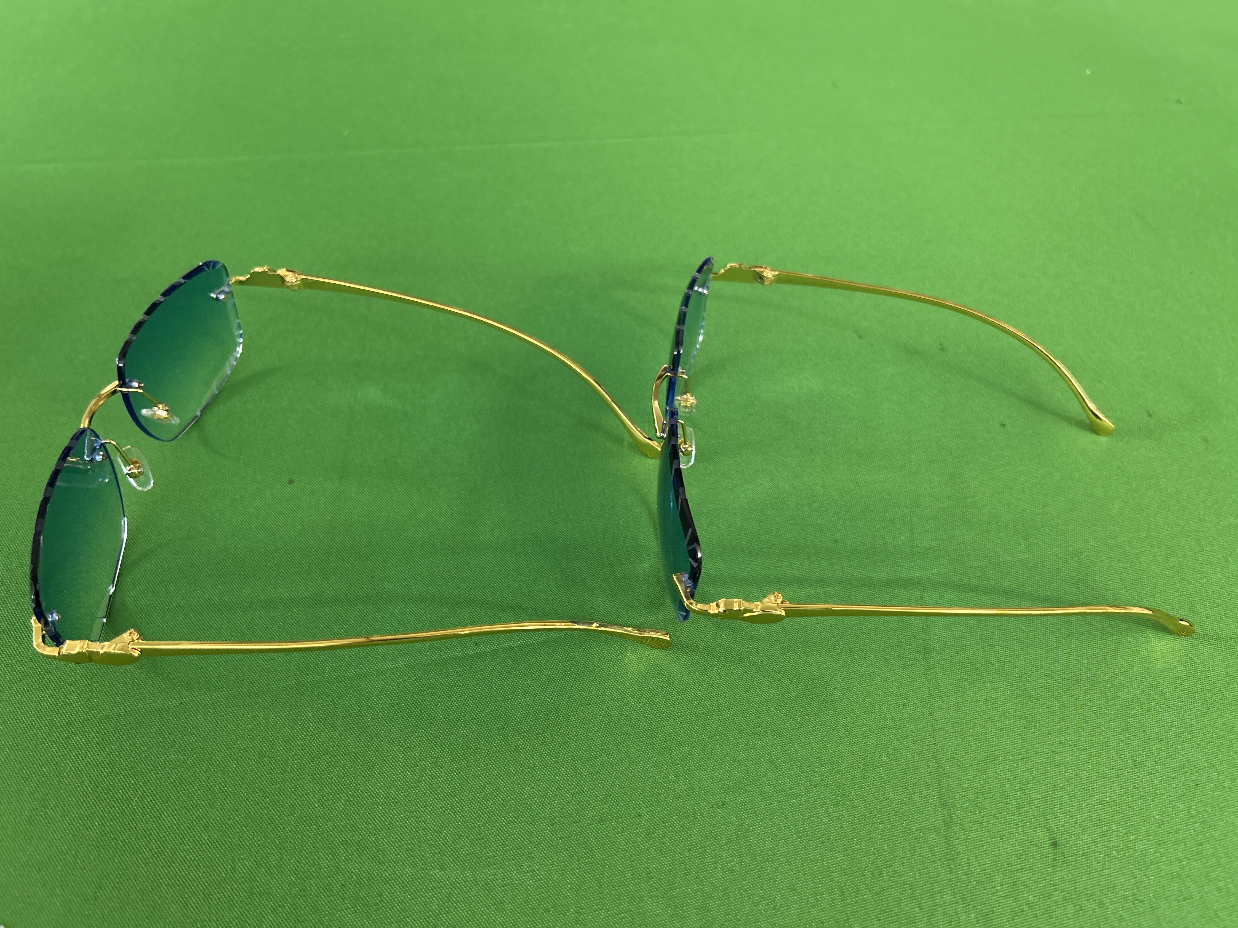 Foto QC 4 de Cartier Panthère Square-Frame Metal Sunglasses Gold Clear (6089)