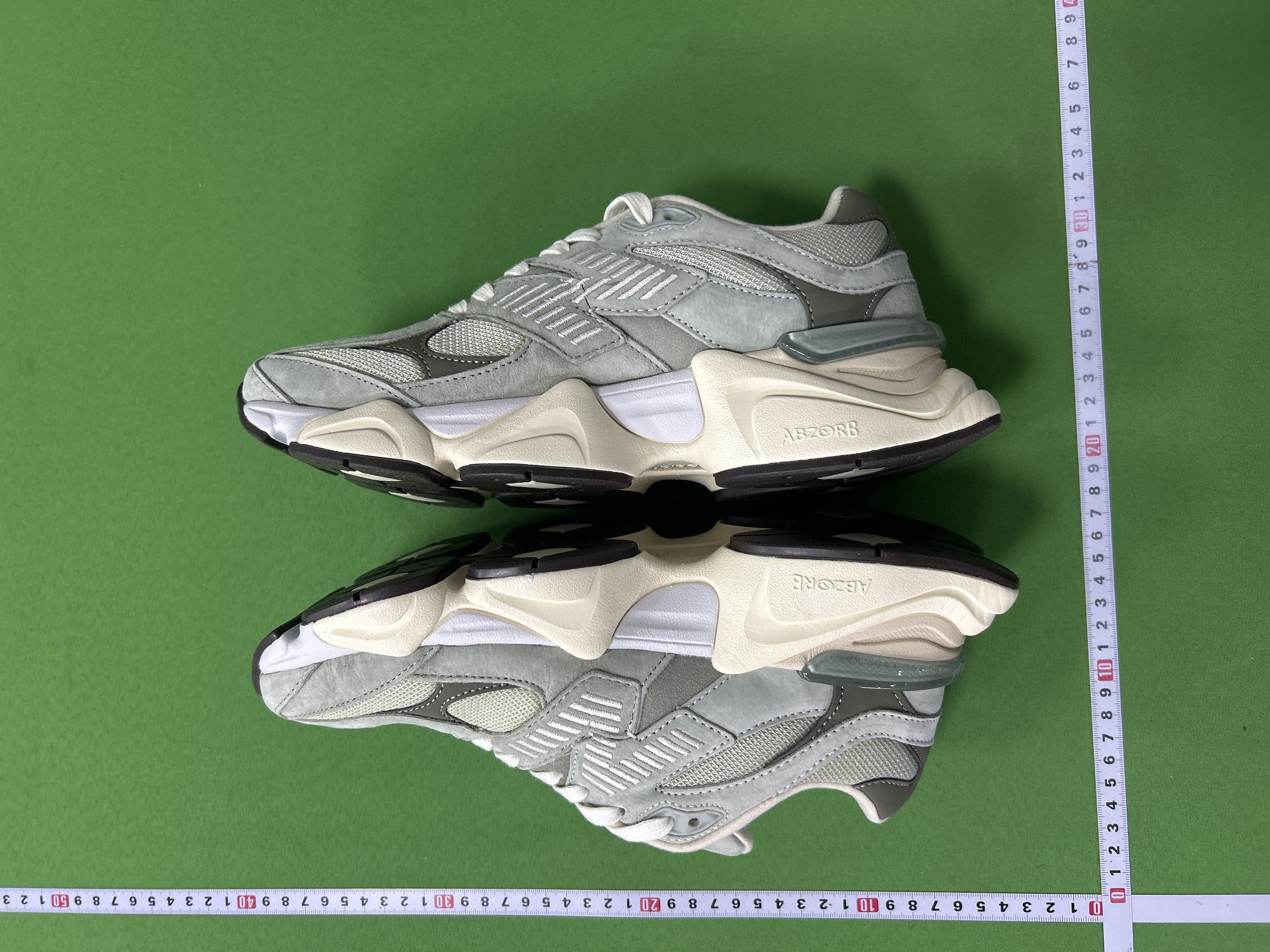 Foto QC 2 de New Balance 9060 Bricks & Wood Nothing Changed but the Address U9060BW1