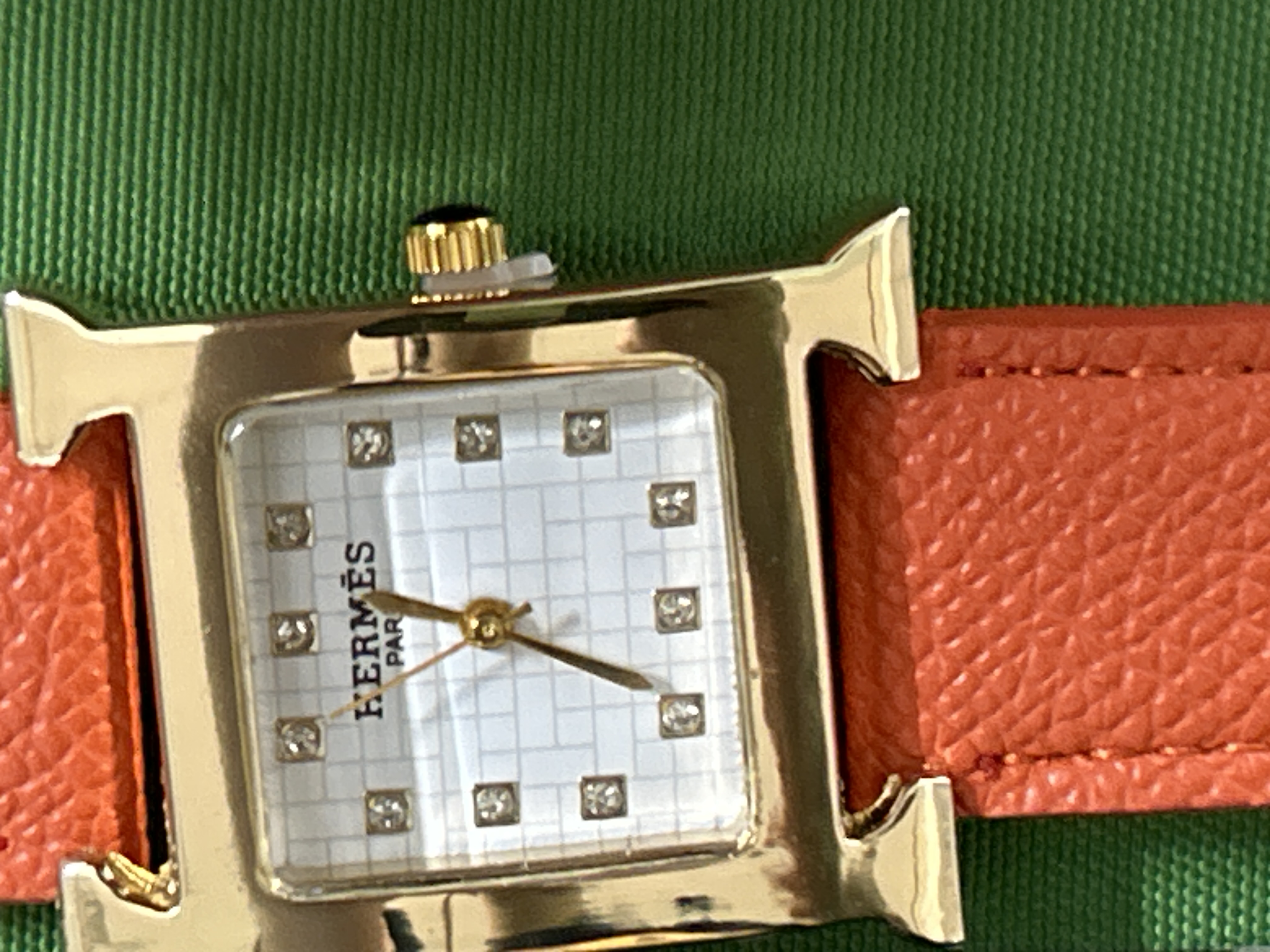 Foto QC 2 de Hermes Heure H HH1.201