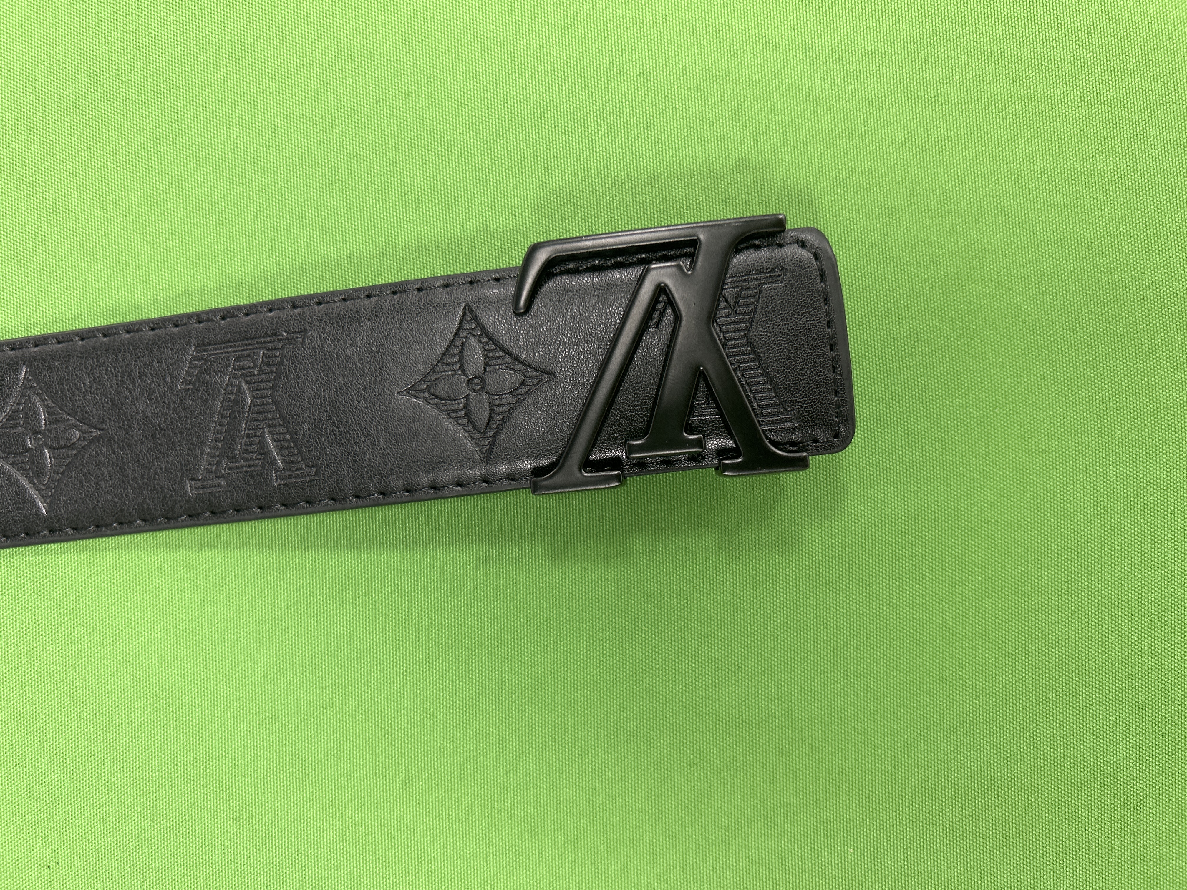 Foto QC 6 de Louis Vuitton LV Initiales Belt White Graphic Leather