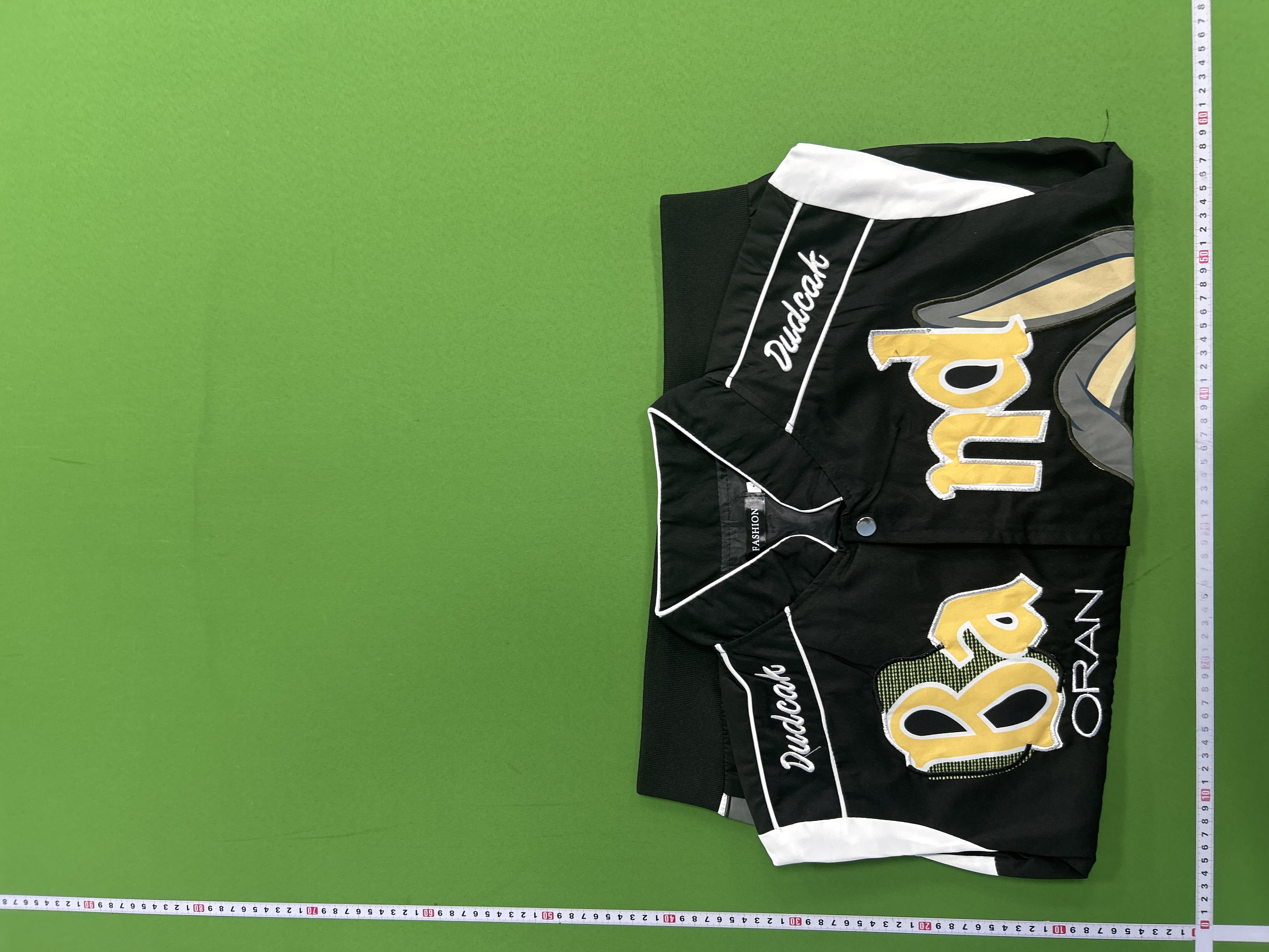 Foto QC 8 de Looney Tunes Bugs Bunny Varsity Jacket Oversized Black White