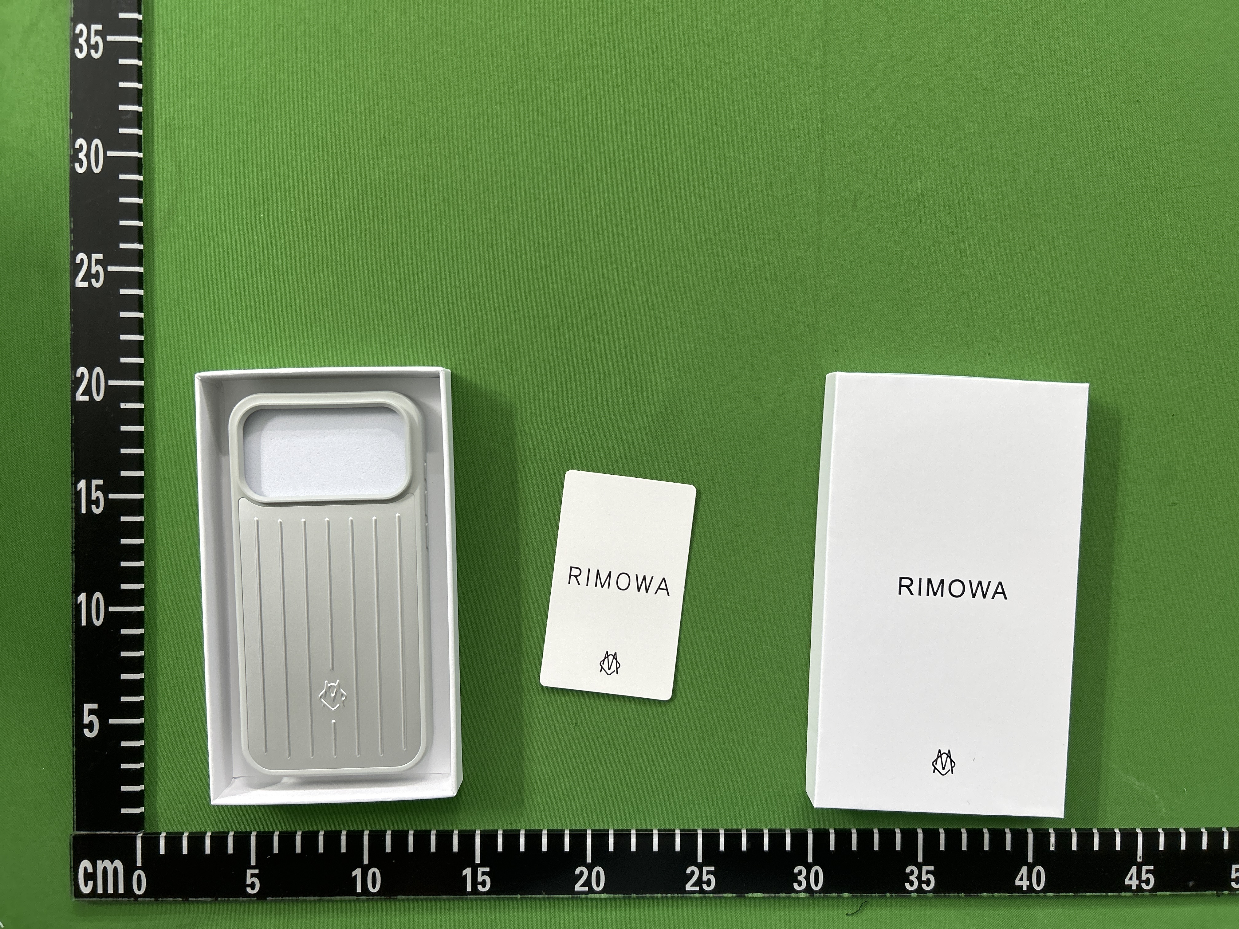 Foto QC 2 de Rimowa Aluminum Case for iPhone 16 Pro Max Lavender Purple