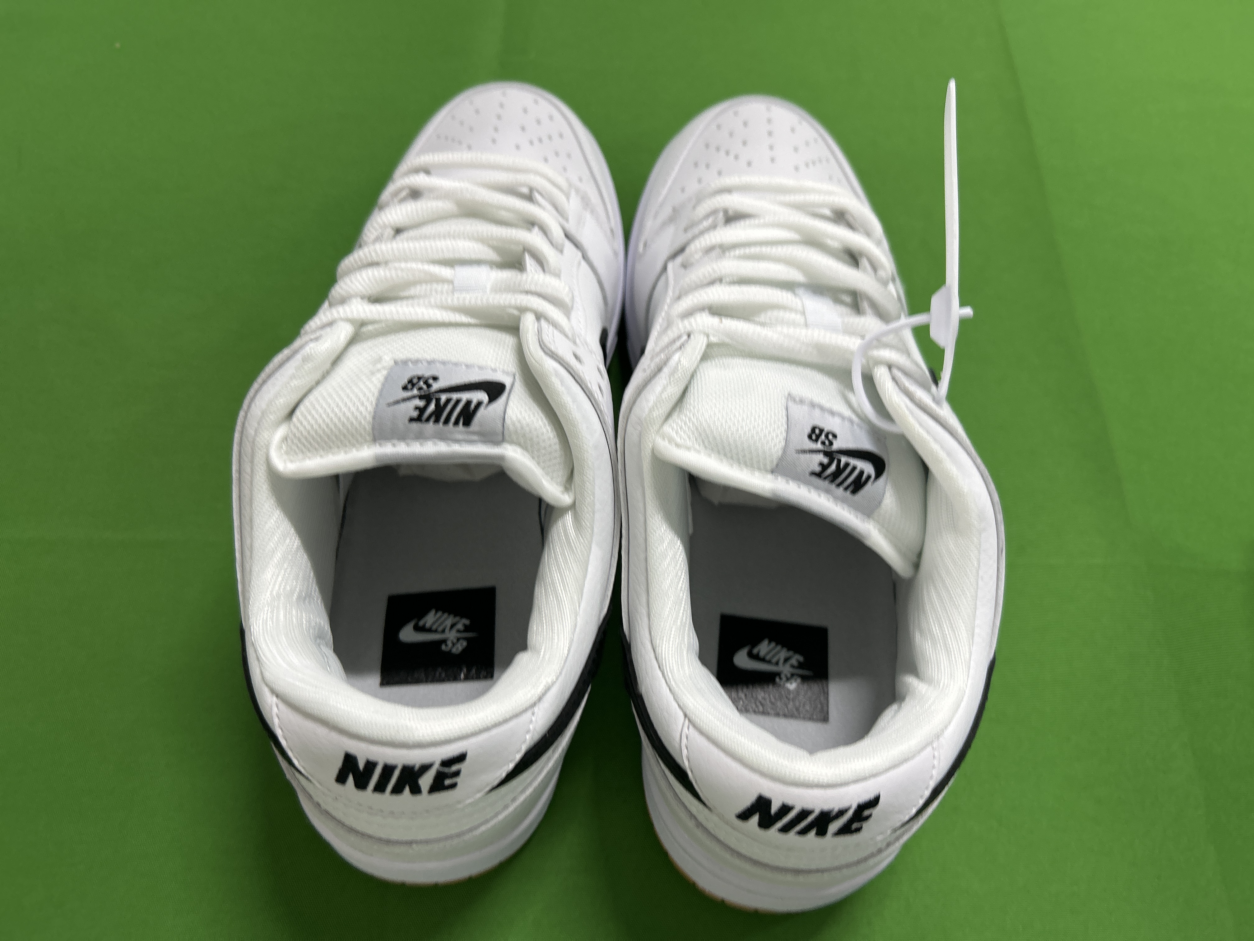 Foto QC 3 de Nike Dunk Low Reverse Panda Red Swoosh DV0833-102