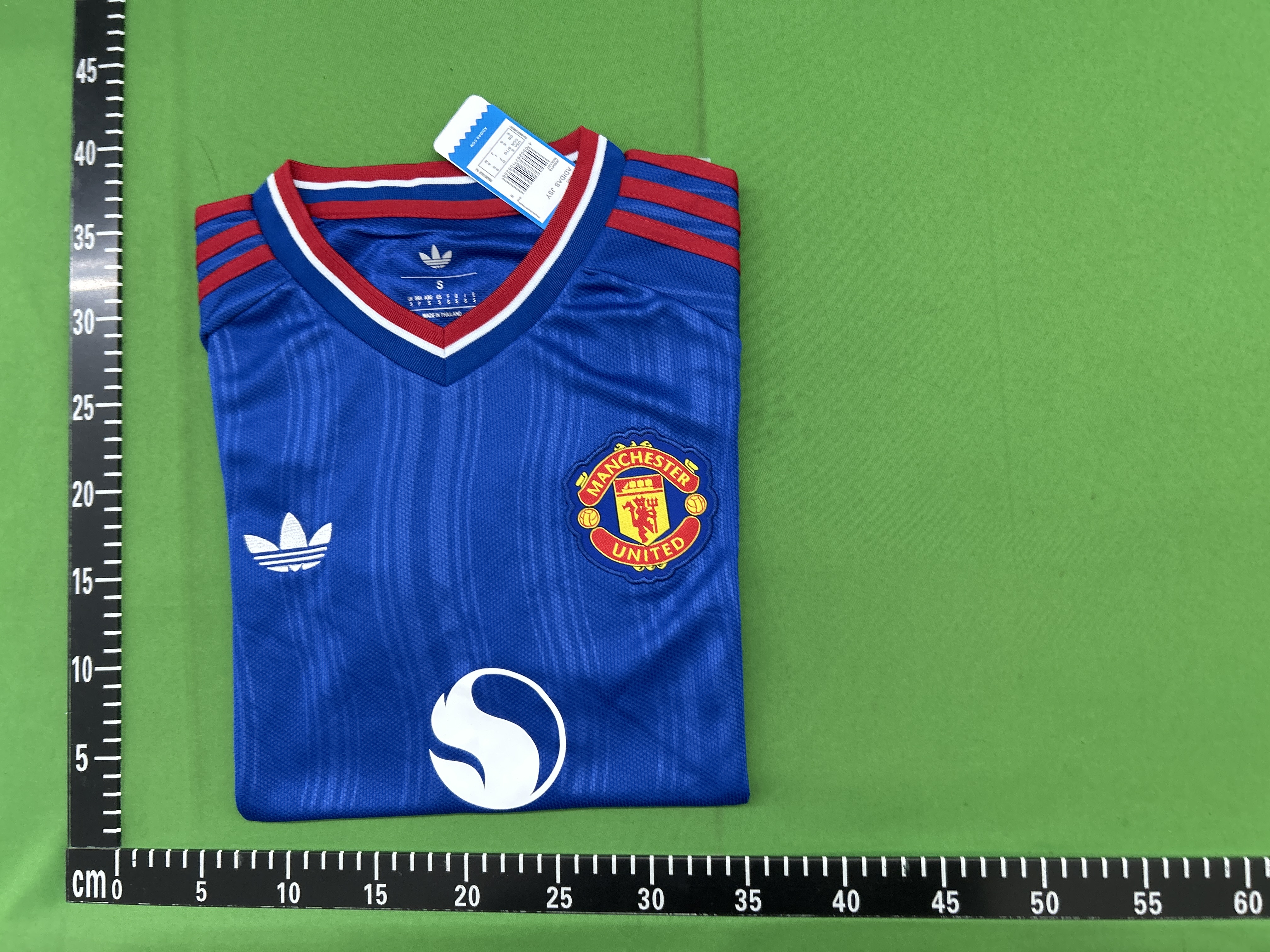 Foto QC 5 de adidas x Liverpool FC 2025/26 Mashup Jersey Red Cream Green