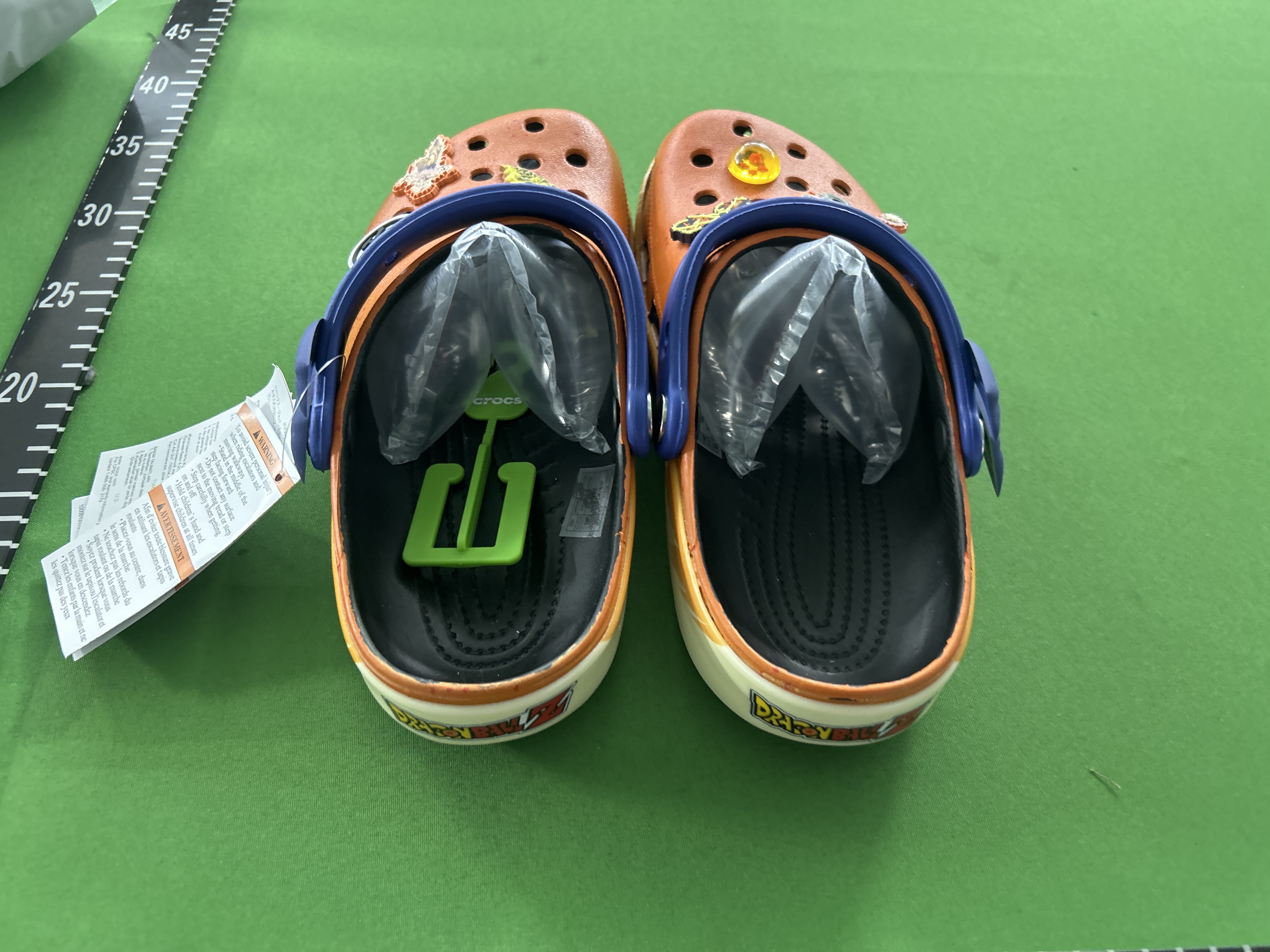 Foto QC 2 de Crocs Classic Clog Foam Dragon Ball Z Goku 210826-90H