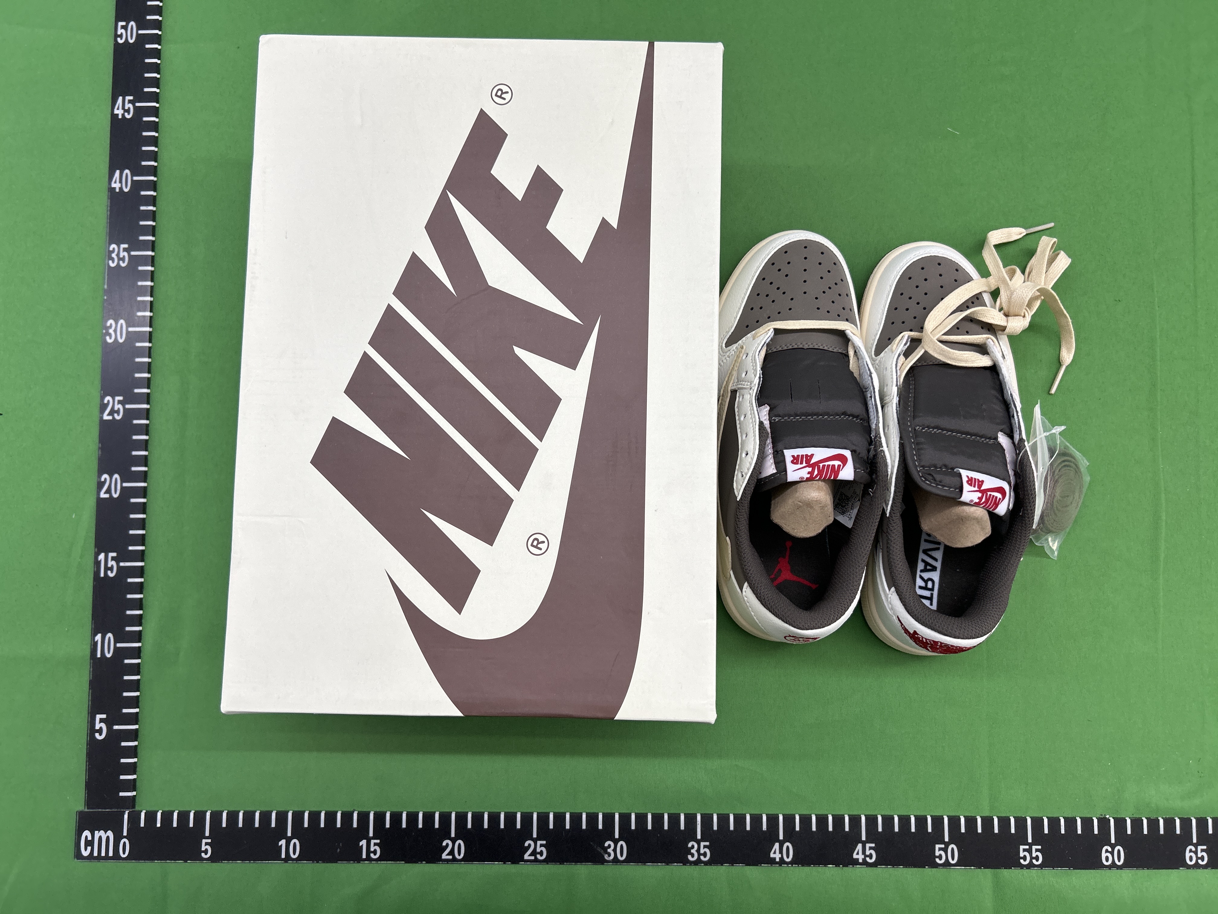 Foto QC 2 de Jordan 1 Retro Low OG SP Travis Scott Black Phantom DM7866-001