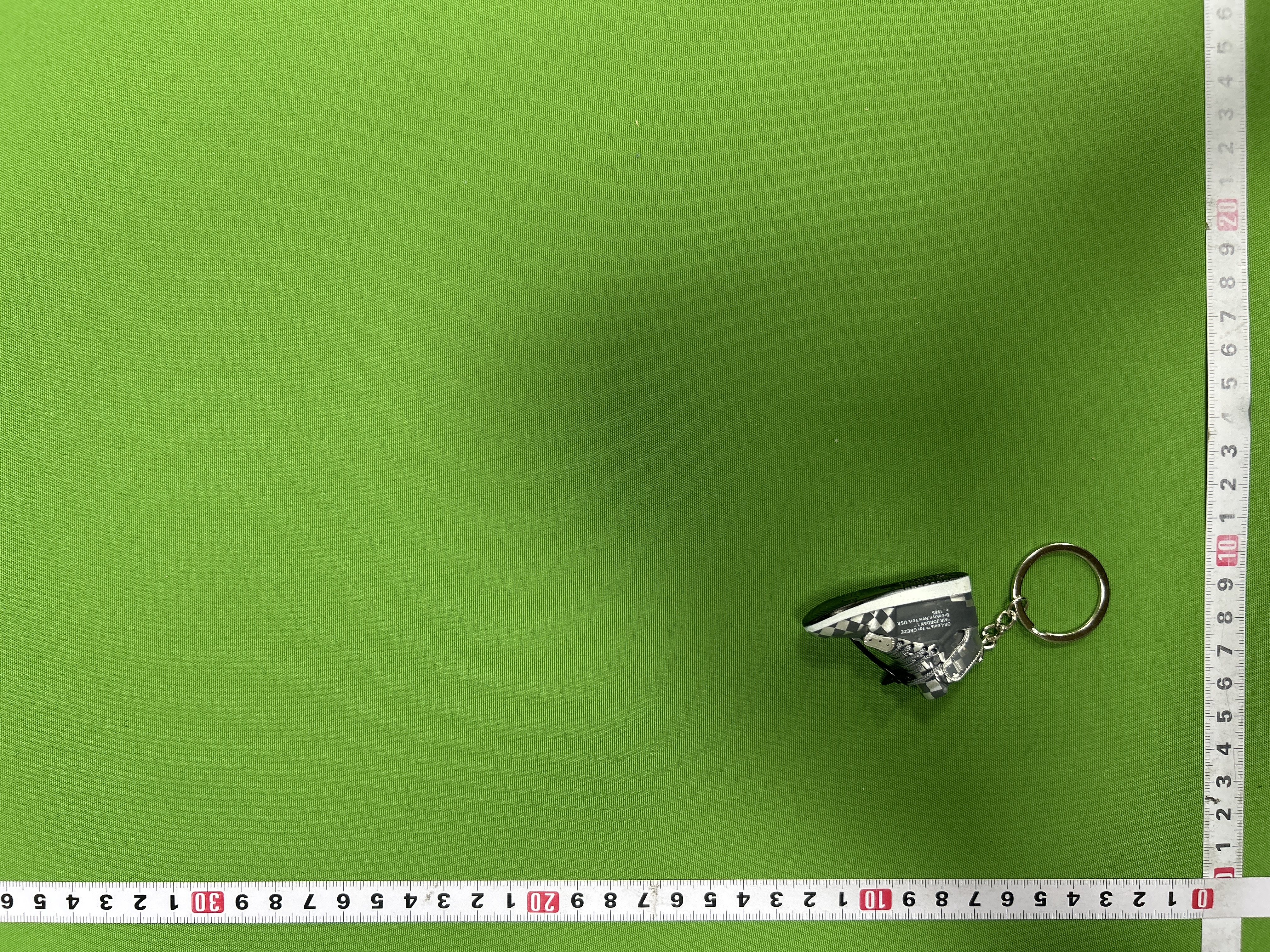 Foto QC 3 de Jordan OFF-WHITE Air Jordan 1 Keychain Green