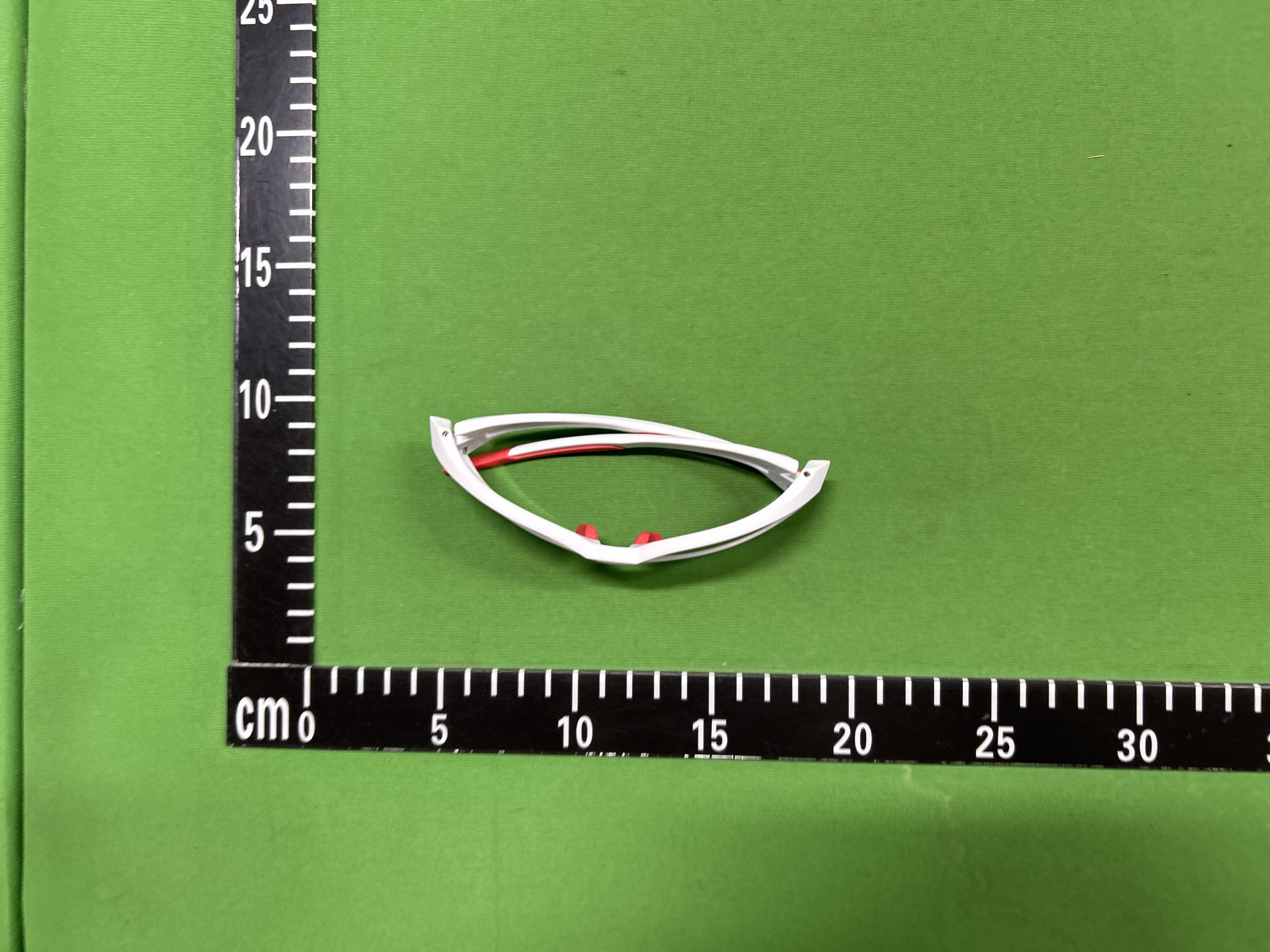 Foto QC 3 de Unbranded Oval Wrap-Around Plastic Sunglasses Silver Red Mirror