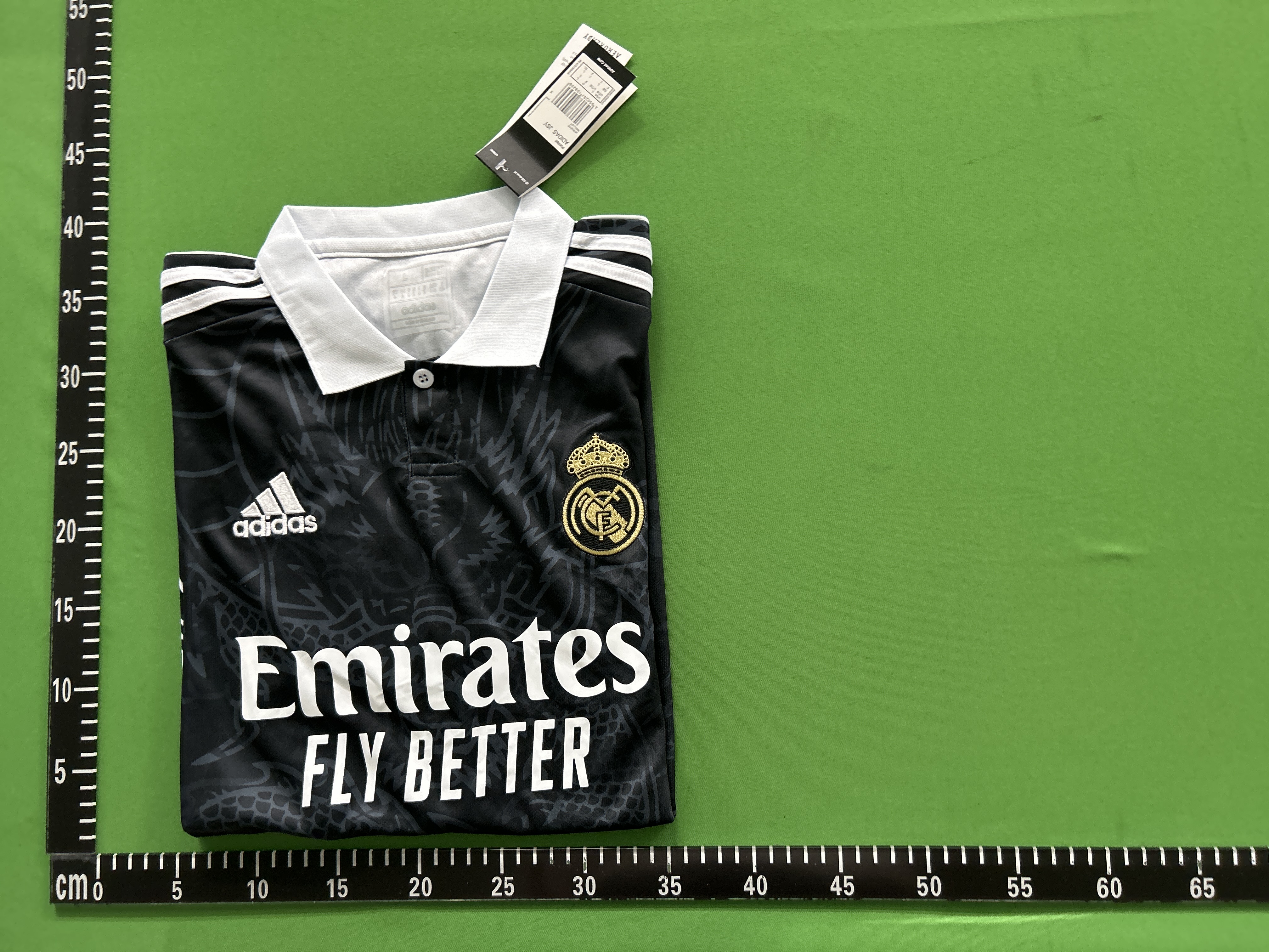Foto QC 1 de adidas x Real Madrid 2024/25 Dragon Special Edition Jersey Purple