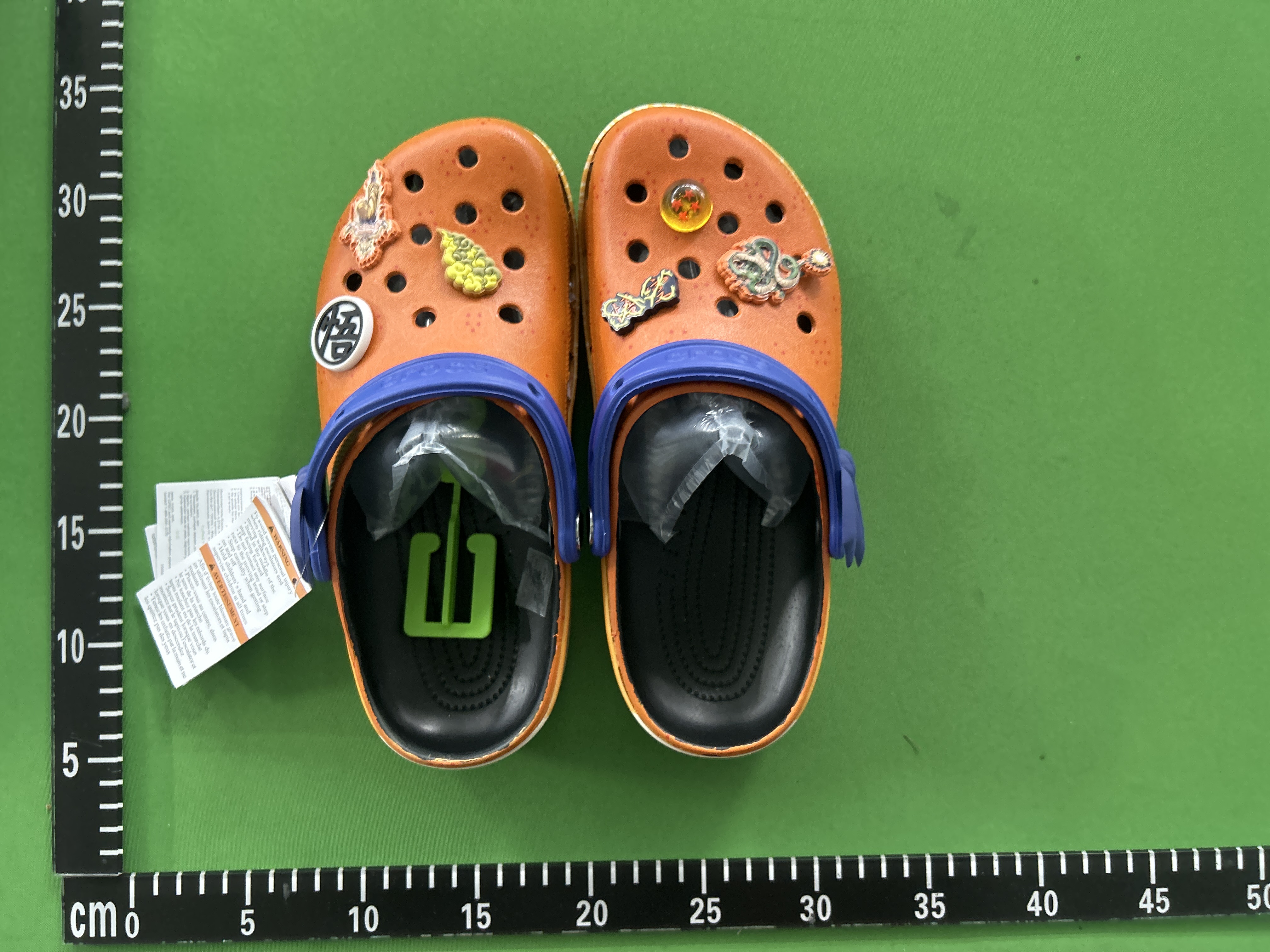 Foto QC 1 de Crocs Classic Clog Foam Dragon Ball Z Goku 210826-90H