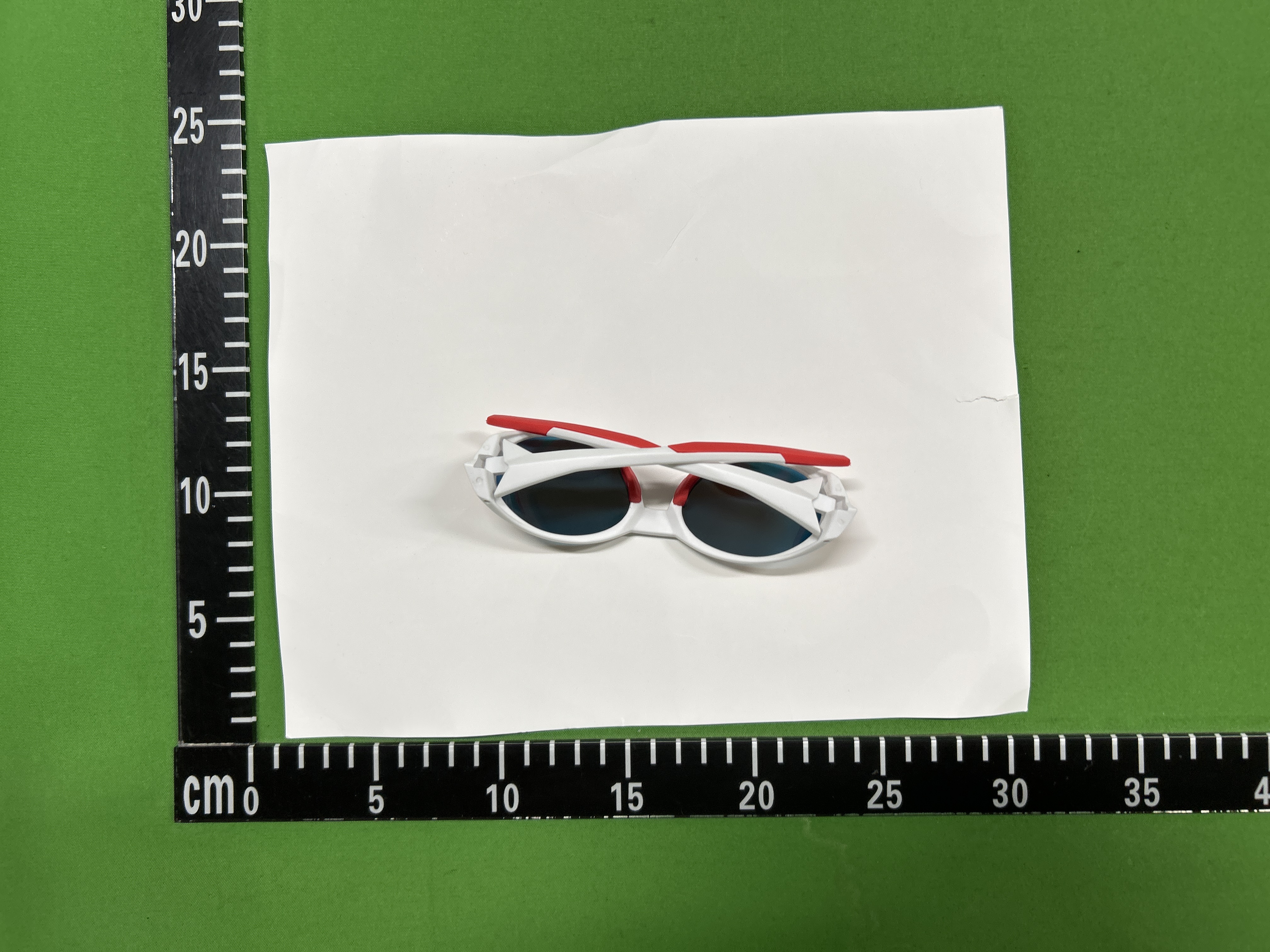 Foto QC 5 de Unbranded Oval Wrap-Around Plastic Sunglasses Silver Red Mirror