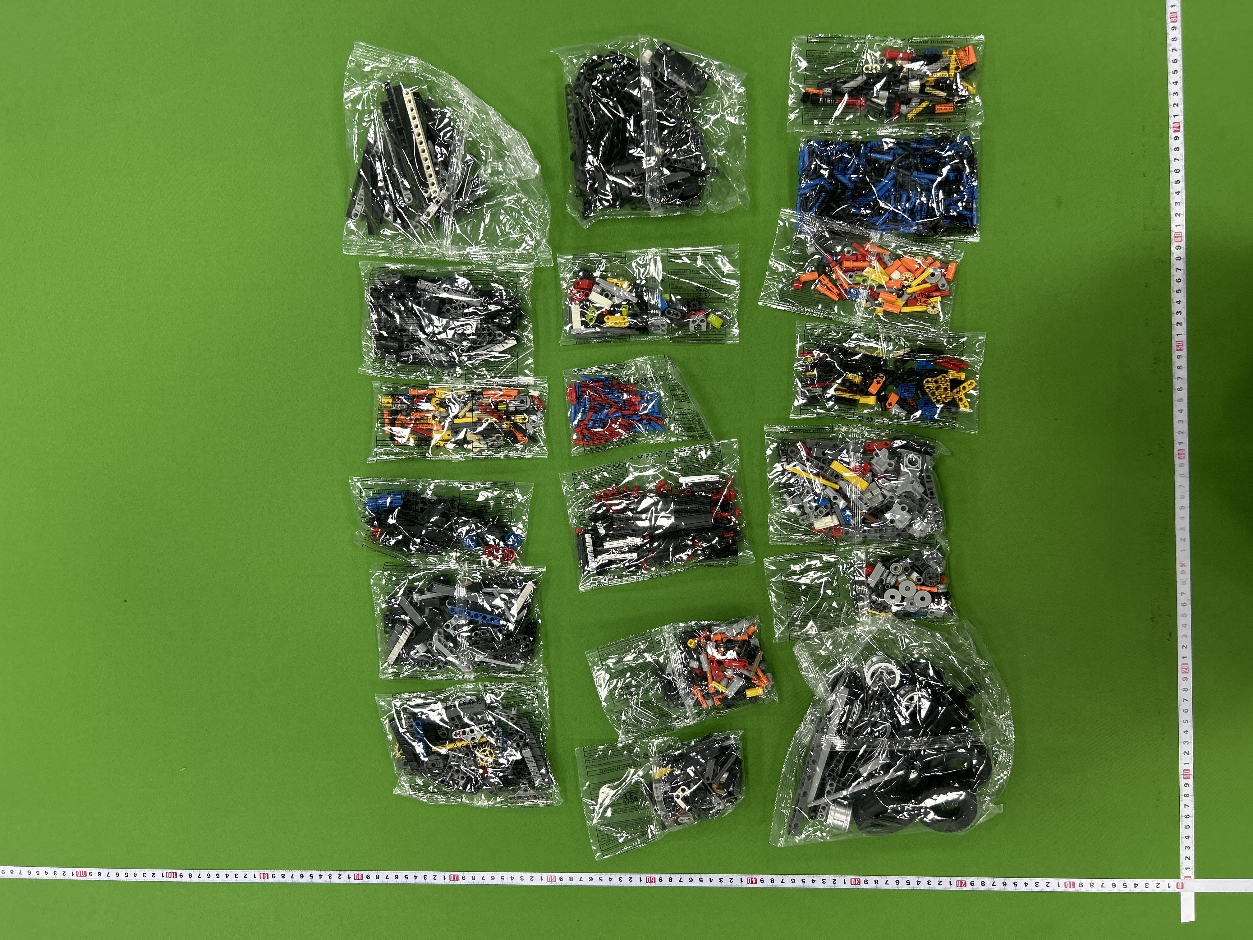 Foto QC 8 de LEGO Fast and Furious Technic Dodge Charger R/T Plastic Figure
