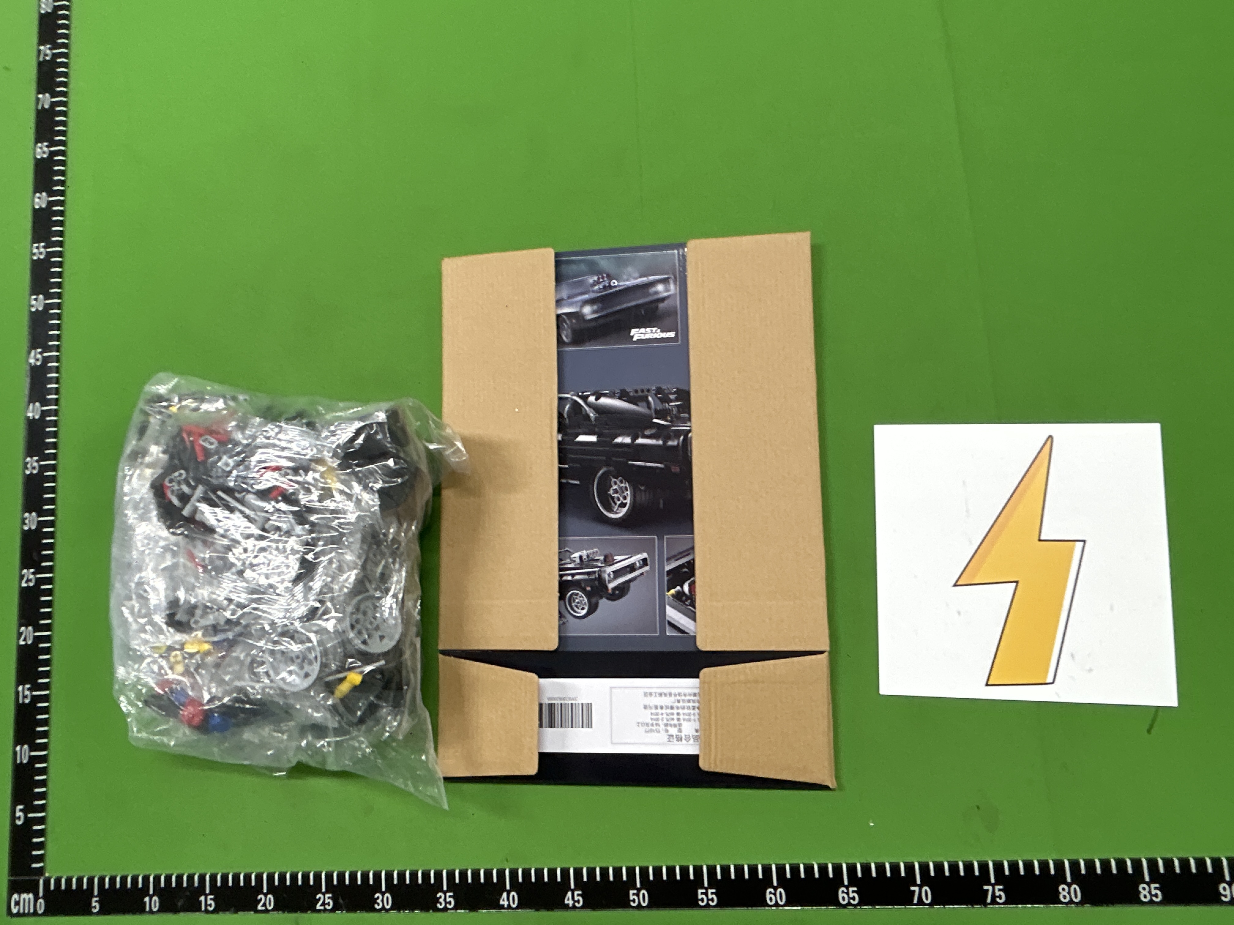 Foto QC 8 de Generic Fast & Furious Dodge Charger Muscle Car Building Block Set