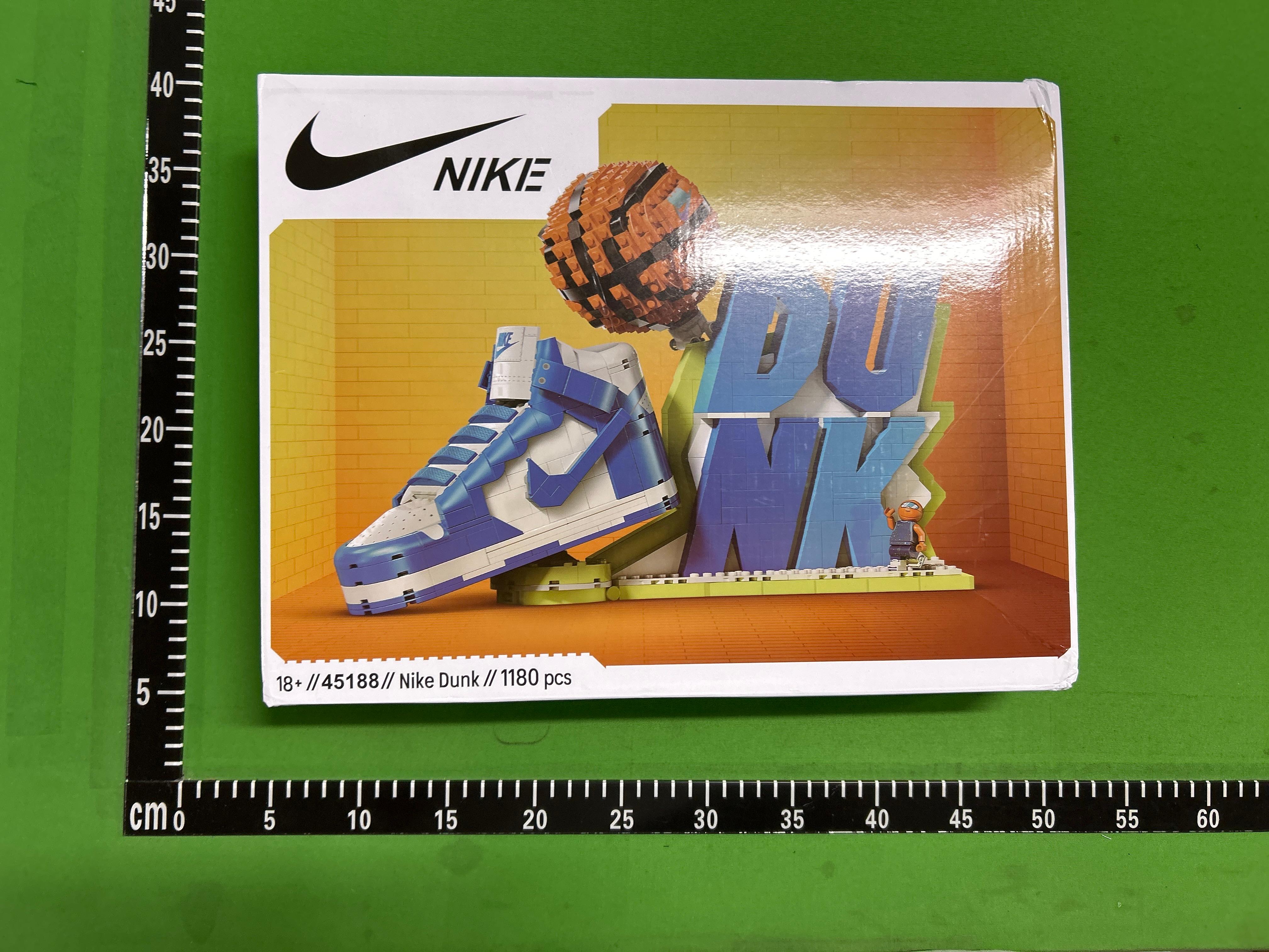 Foto QC 7 de Nike Dunk Sneaker Display Building Block Set