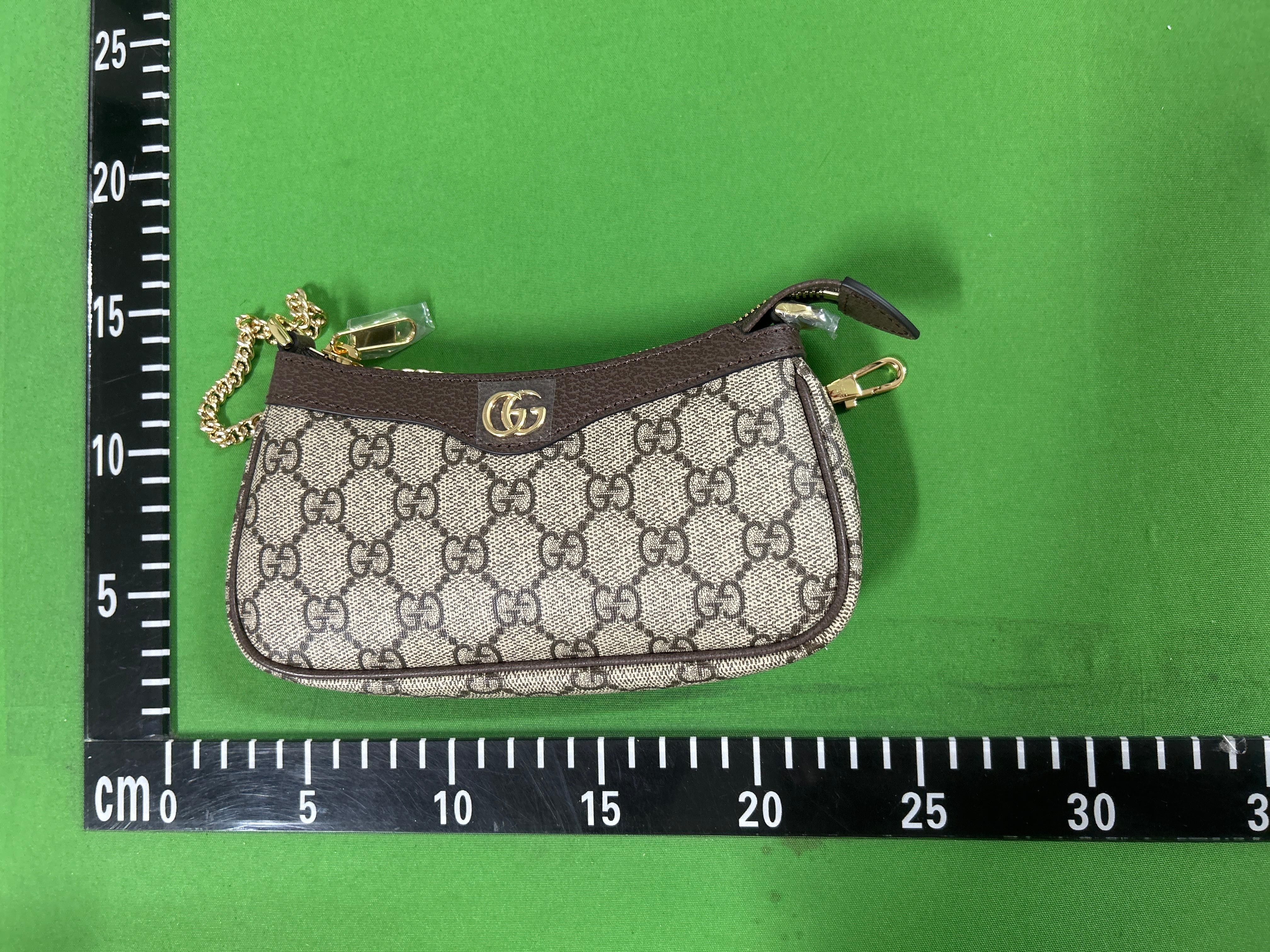 Foto QC 6 de Gucci GG Supreme Mini Chain Bag
