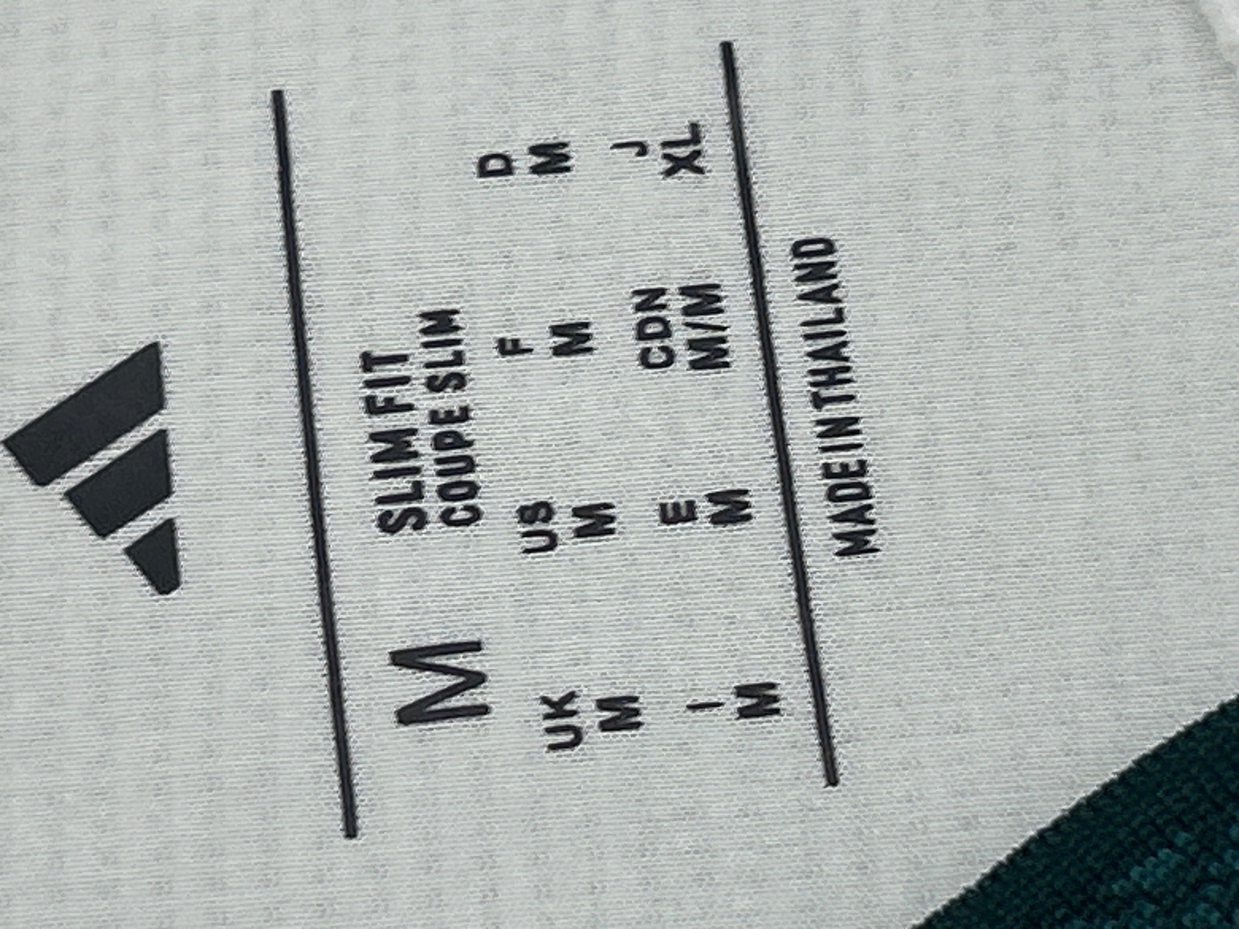 Foto QC 2 de Real Madrid x adidas 2026/27 Away Jersey Maroon