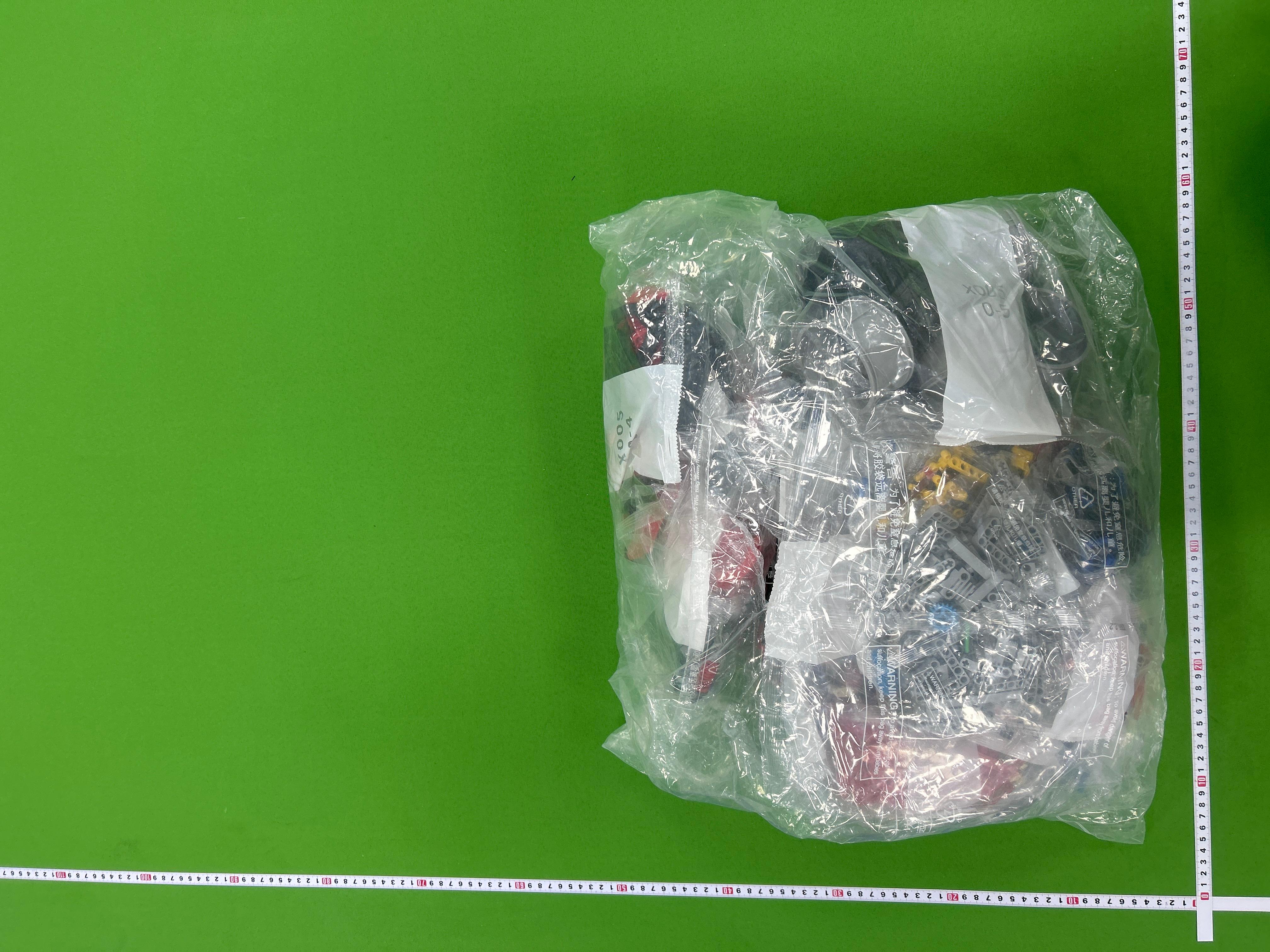 Foto QC 7 de LEGO Manchester United Creator Expert Old Trafford 10272 Plastic Building Block Set