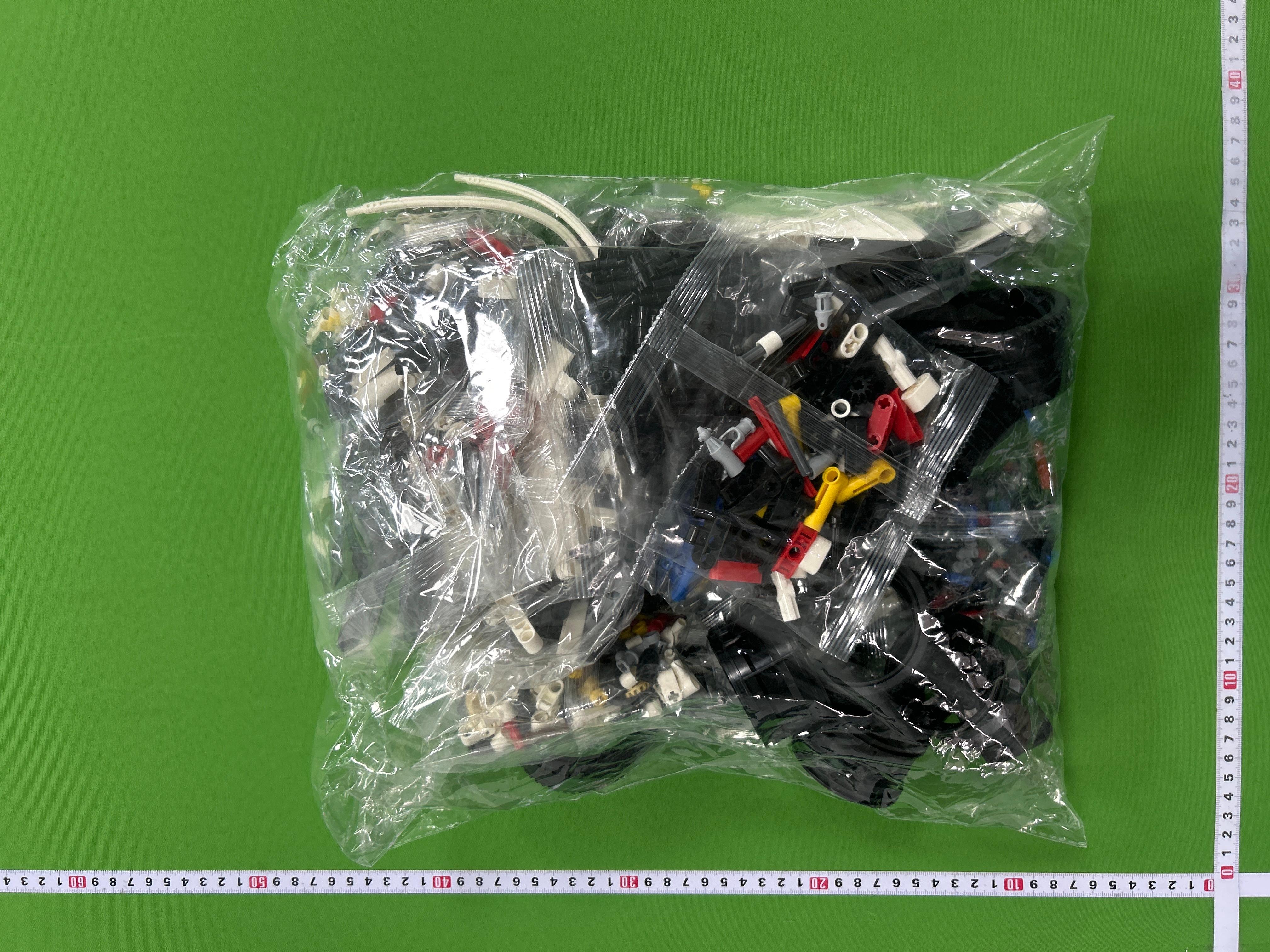 Foto QC 4 de LEGO Manchester United Creator Expert Old Trafford 10272 Plastic Building Block Set