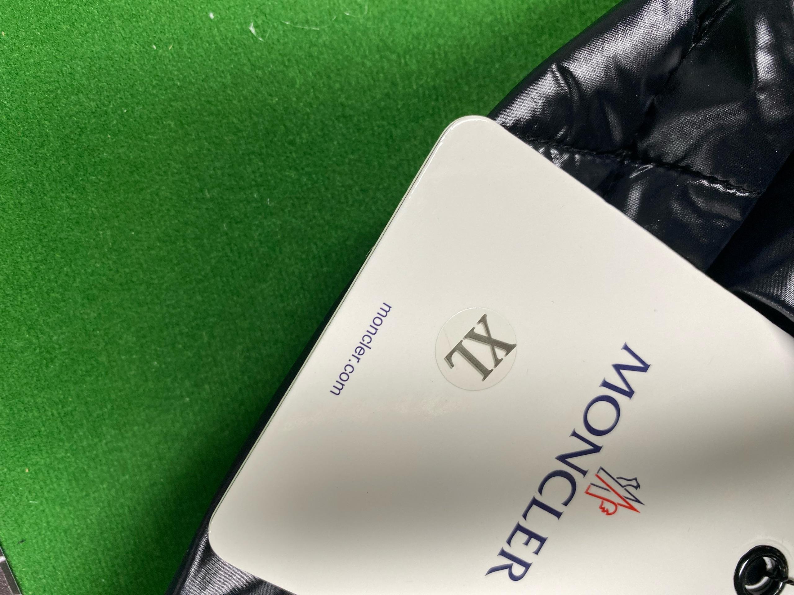 Foto QC 4 de Moncler Puffer Down Jacket Tricolor Black