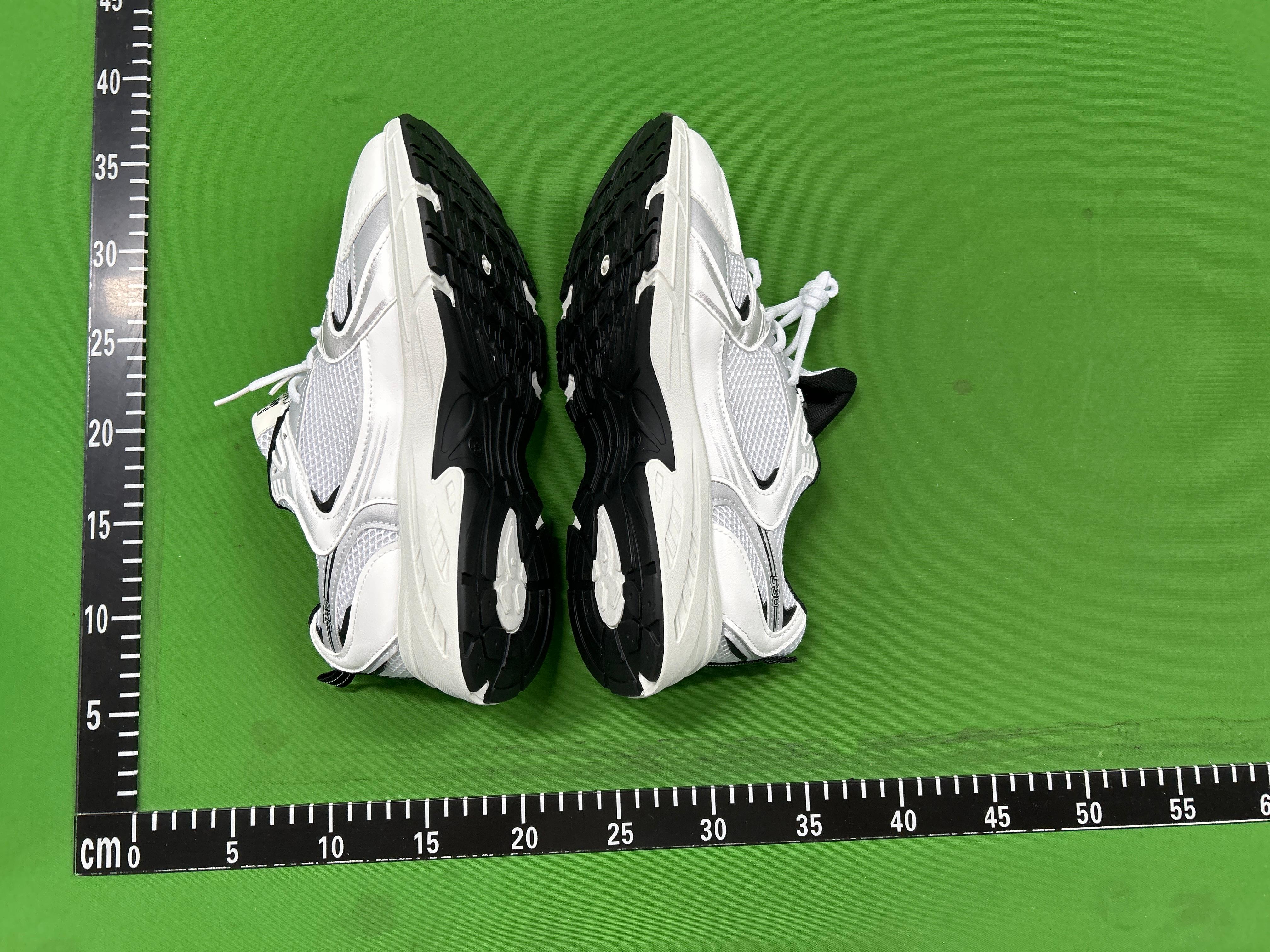 Foto QC 3 de New Balance 530 Retro White Silver Black MR530SG