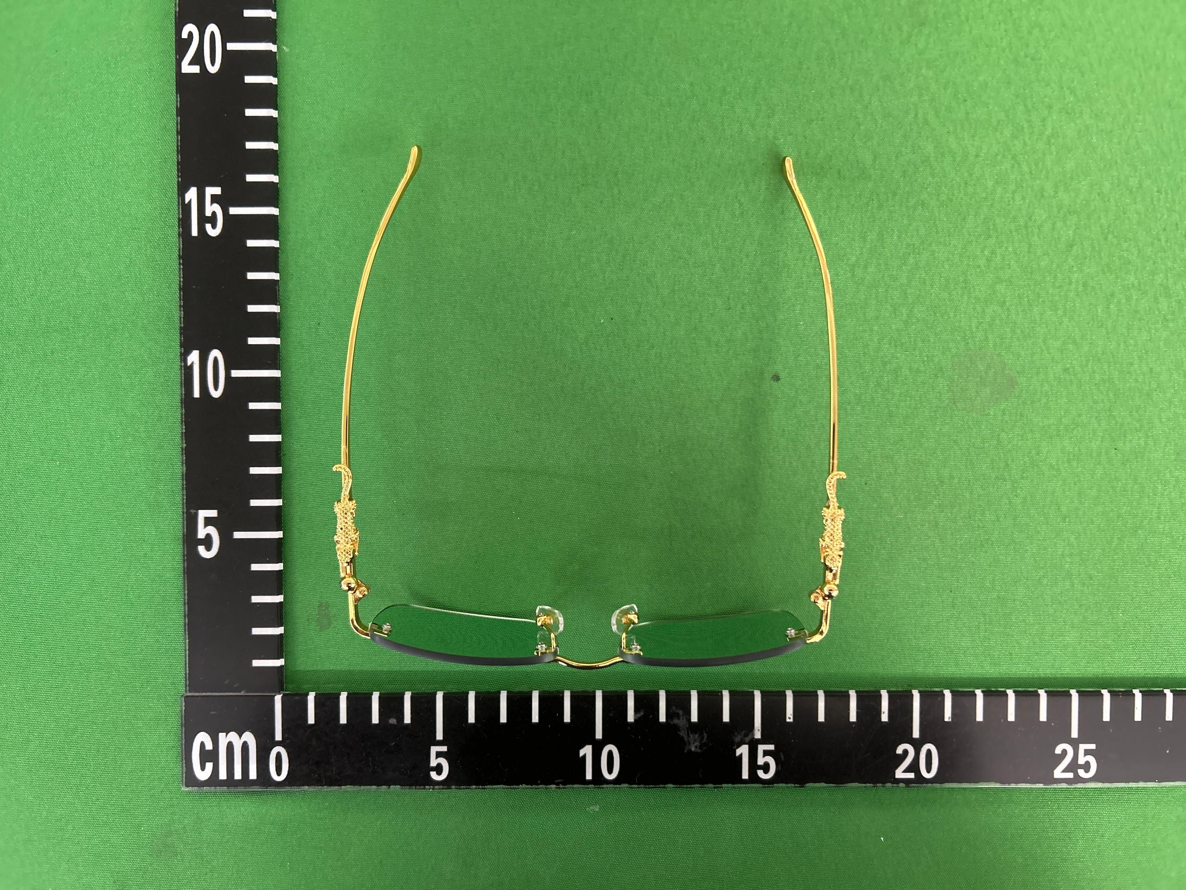 Foto QC 1 de Cartier Panthère Rectangle Metal Sunglasses Gold Purple Gradient (CT0065S-002)