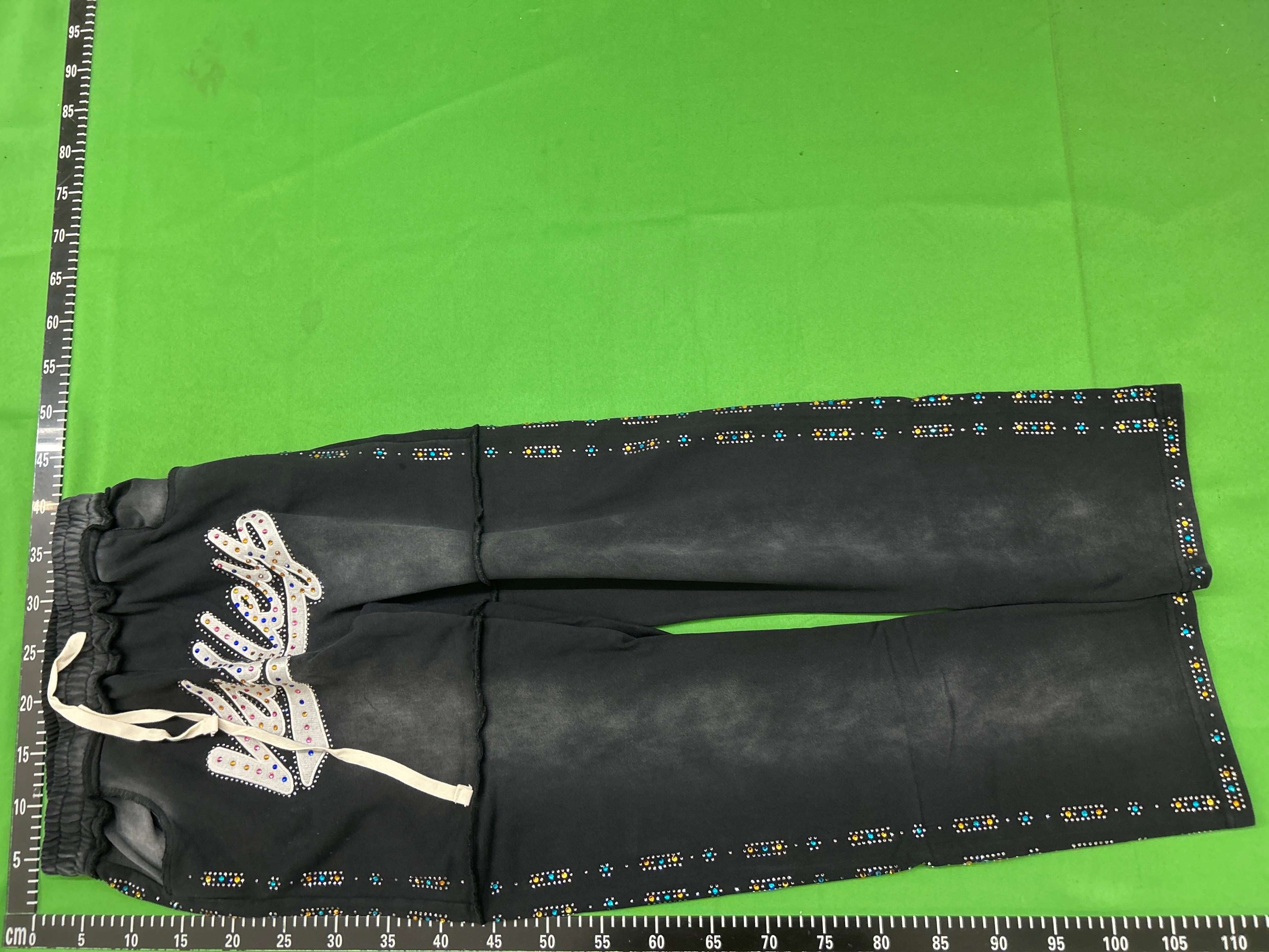 Foto QC 3 de Vale sports Valley Dreams Hooded Jacket Washed Distressed Rhinestone Black