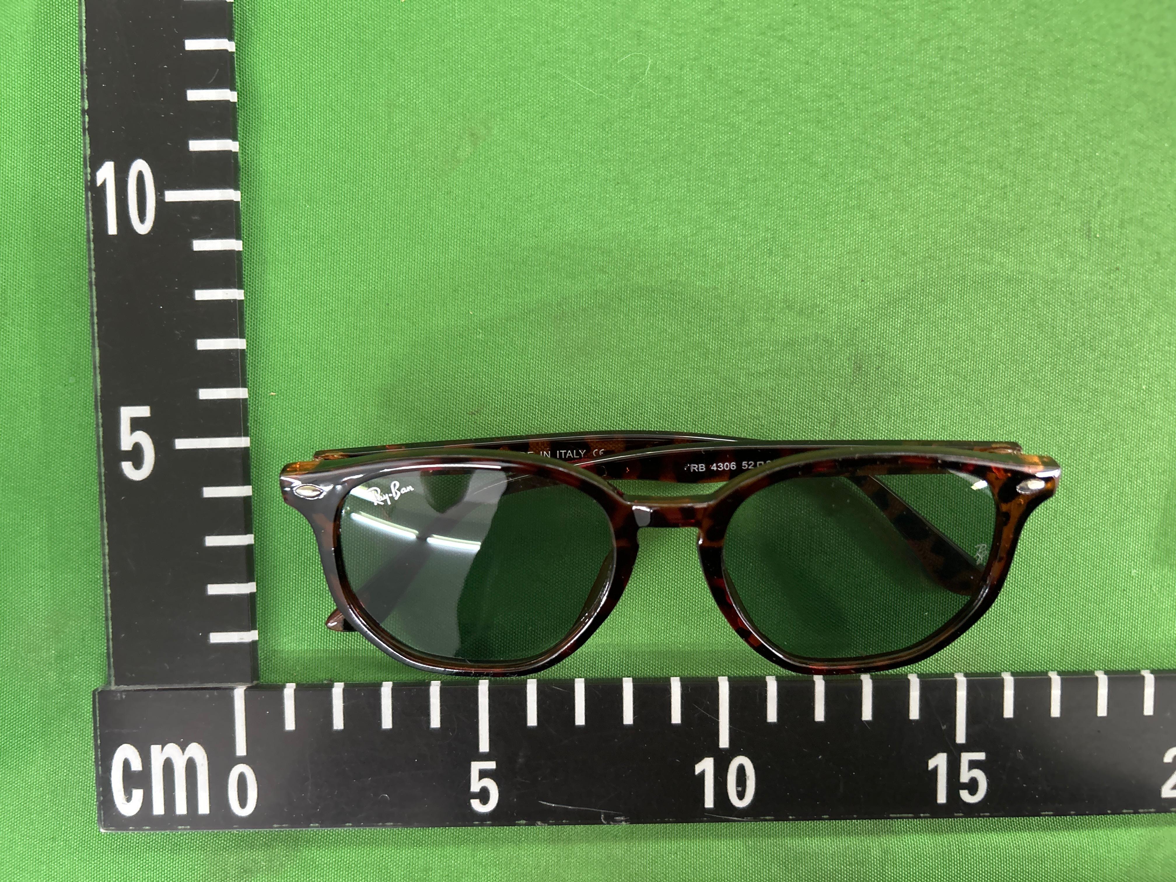 Foto QC 4 de Ray-Ban Square-Frame Acetate Sunglasses Black Blue Gradient (RB4259)