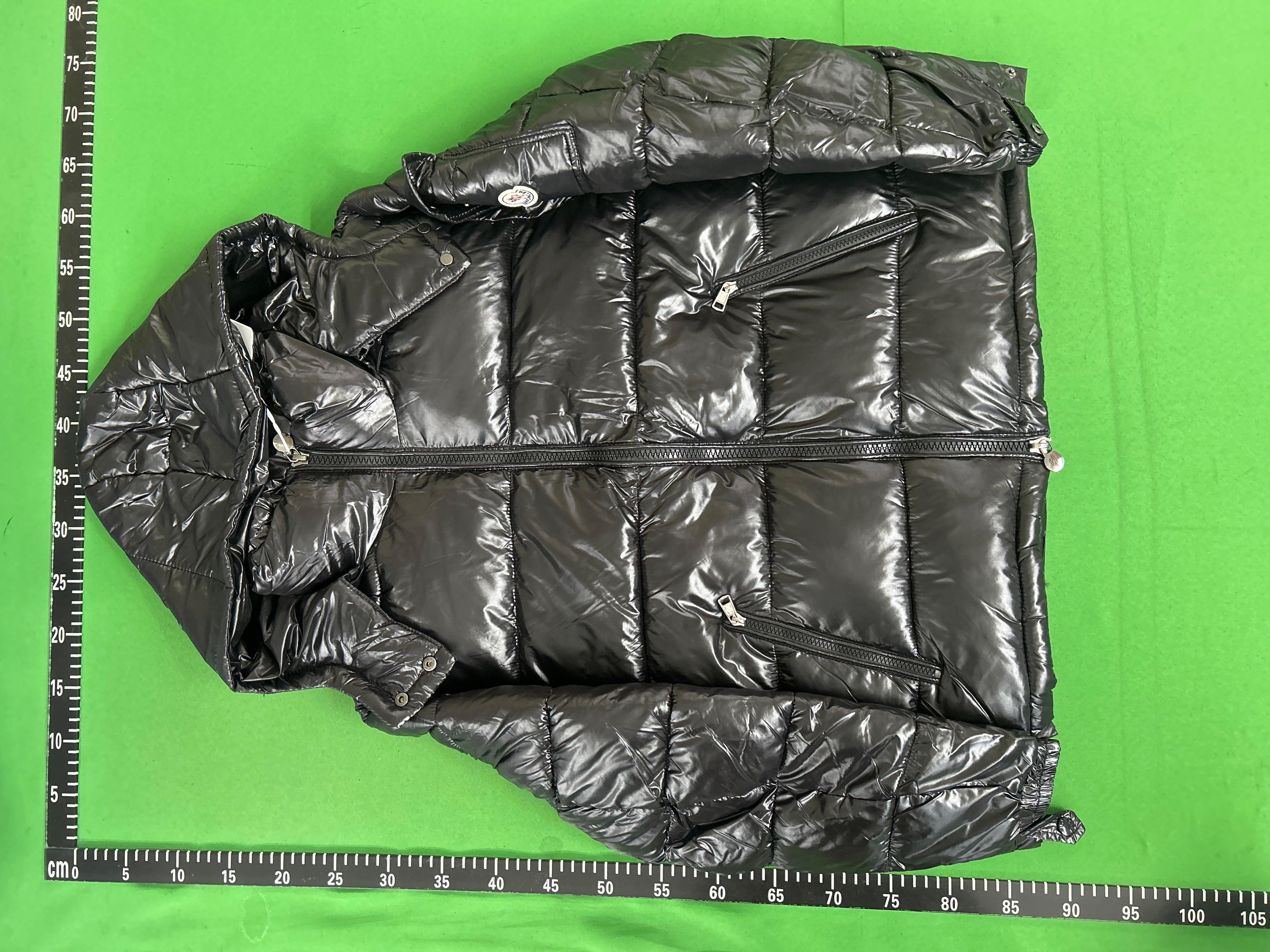 Foto QC 8 de Moncler Puffer Down Jacket Tricolor Black