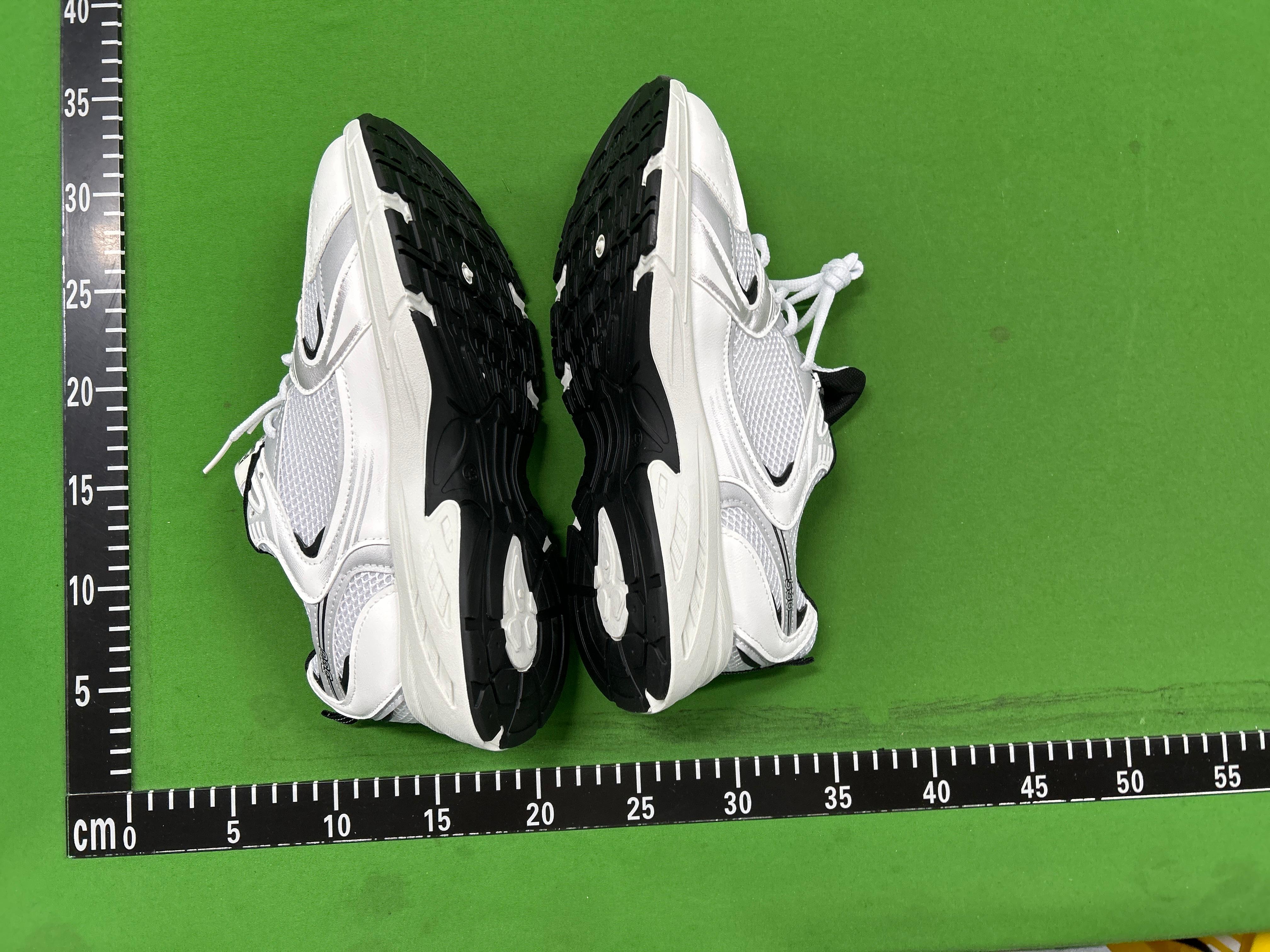 Foto QC 8 de New Balance 530 Retro White Silver Black MR530SG
