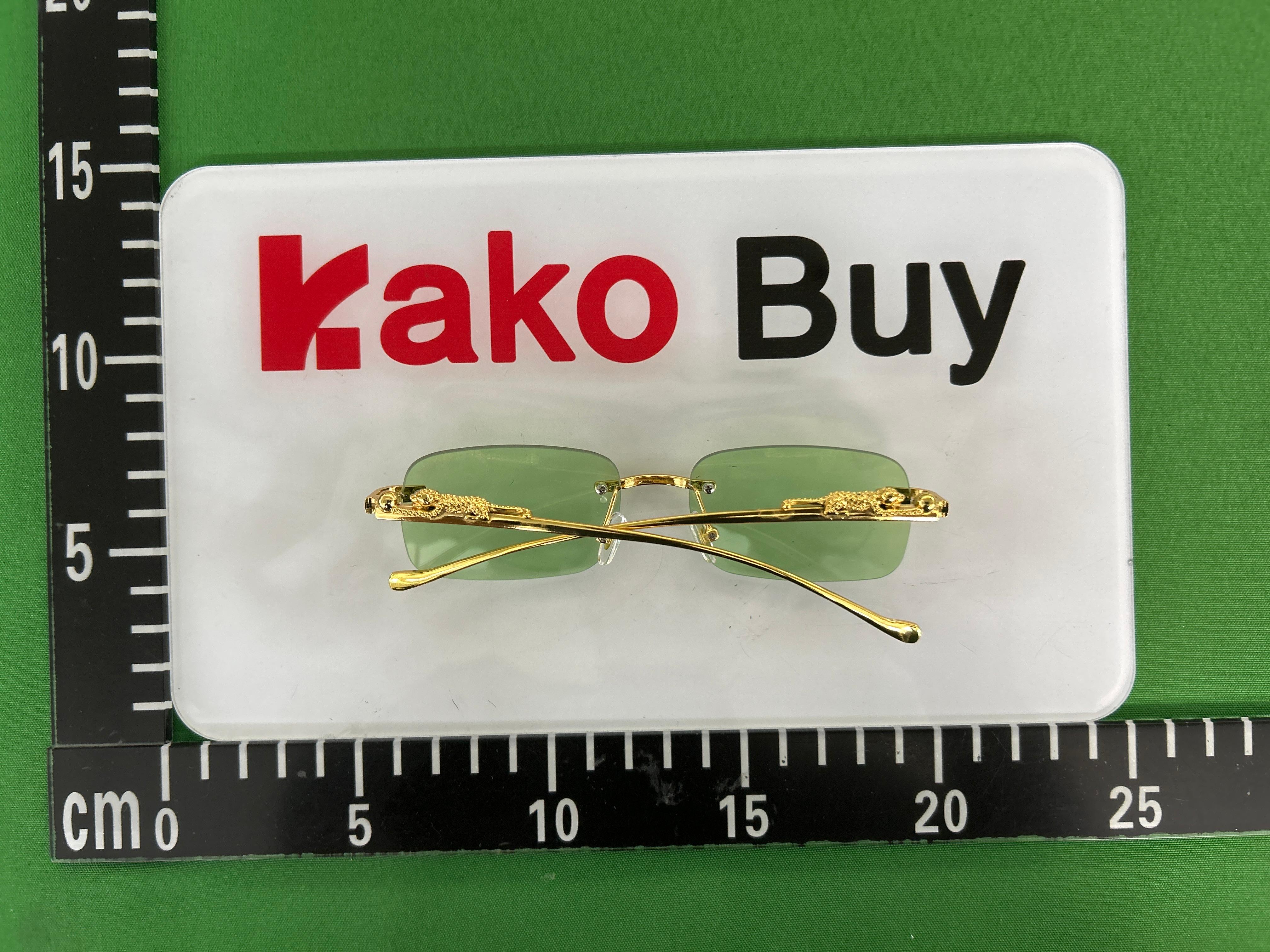 Foto QC 4 de Cartier Panthère Rectangle Metal Sunglasses Gold Purple Gradient (CT0065S-002)