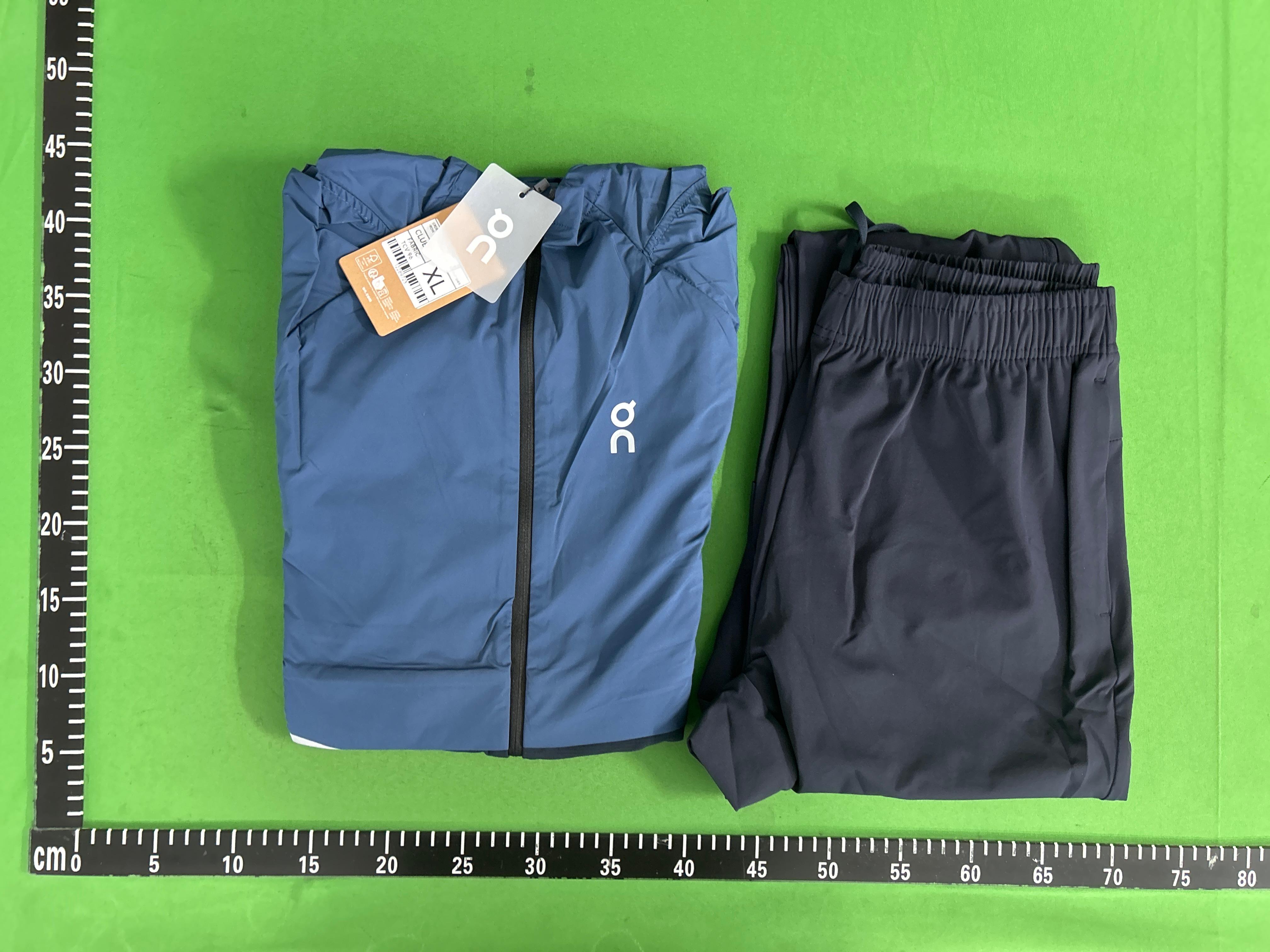 Foto QC 1 de On Tracksuit Set 2-Piece Grey
