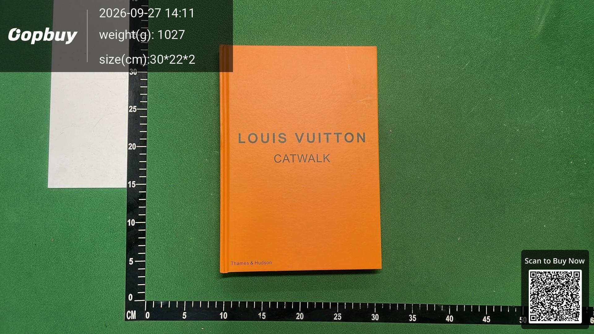 Foto QC 3 de Louis Vuitton Catwalk Book Orange
