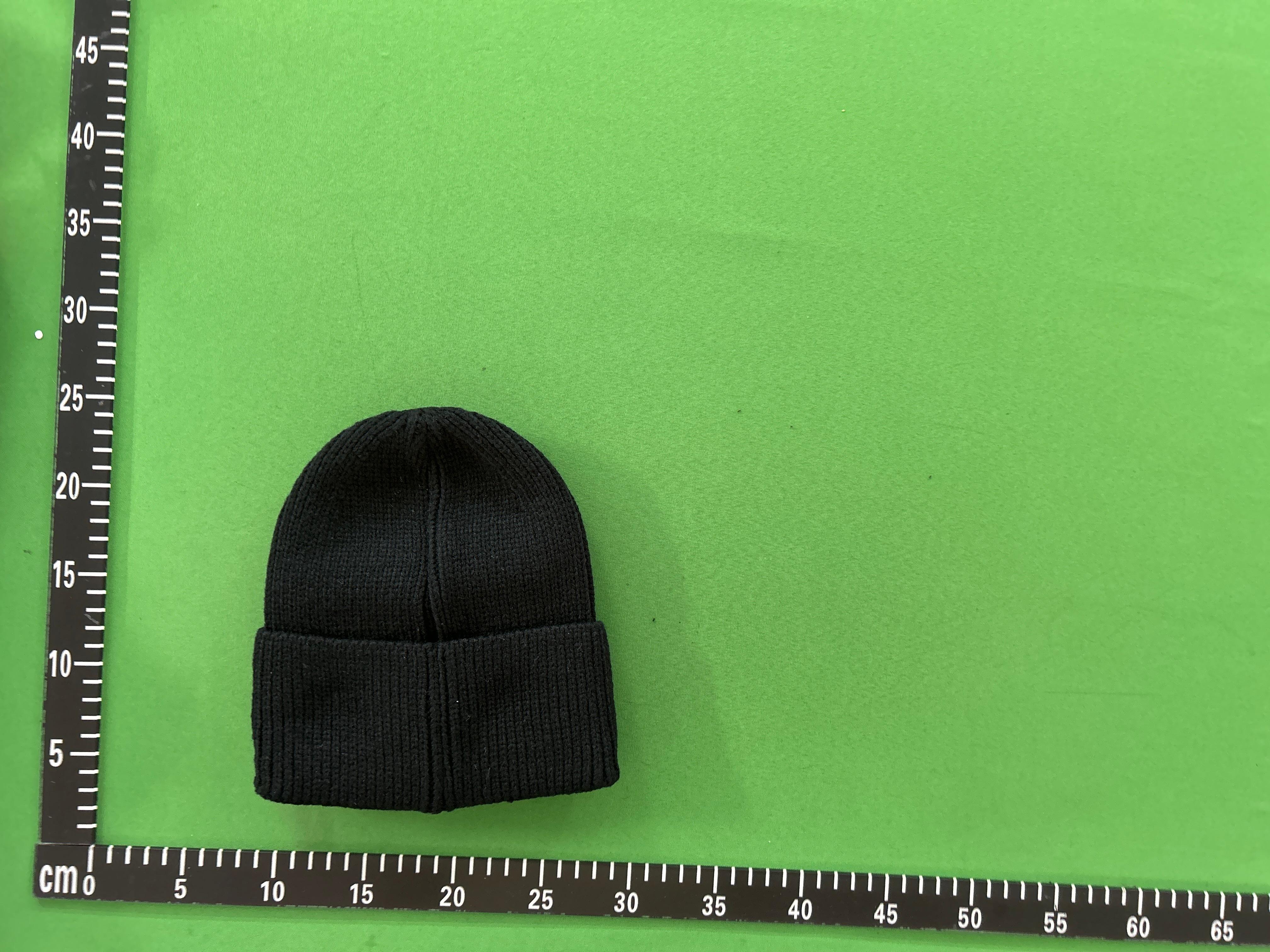 Foto QC 8 de C.P. Company Goggle Beanie Black
